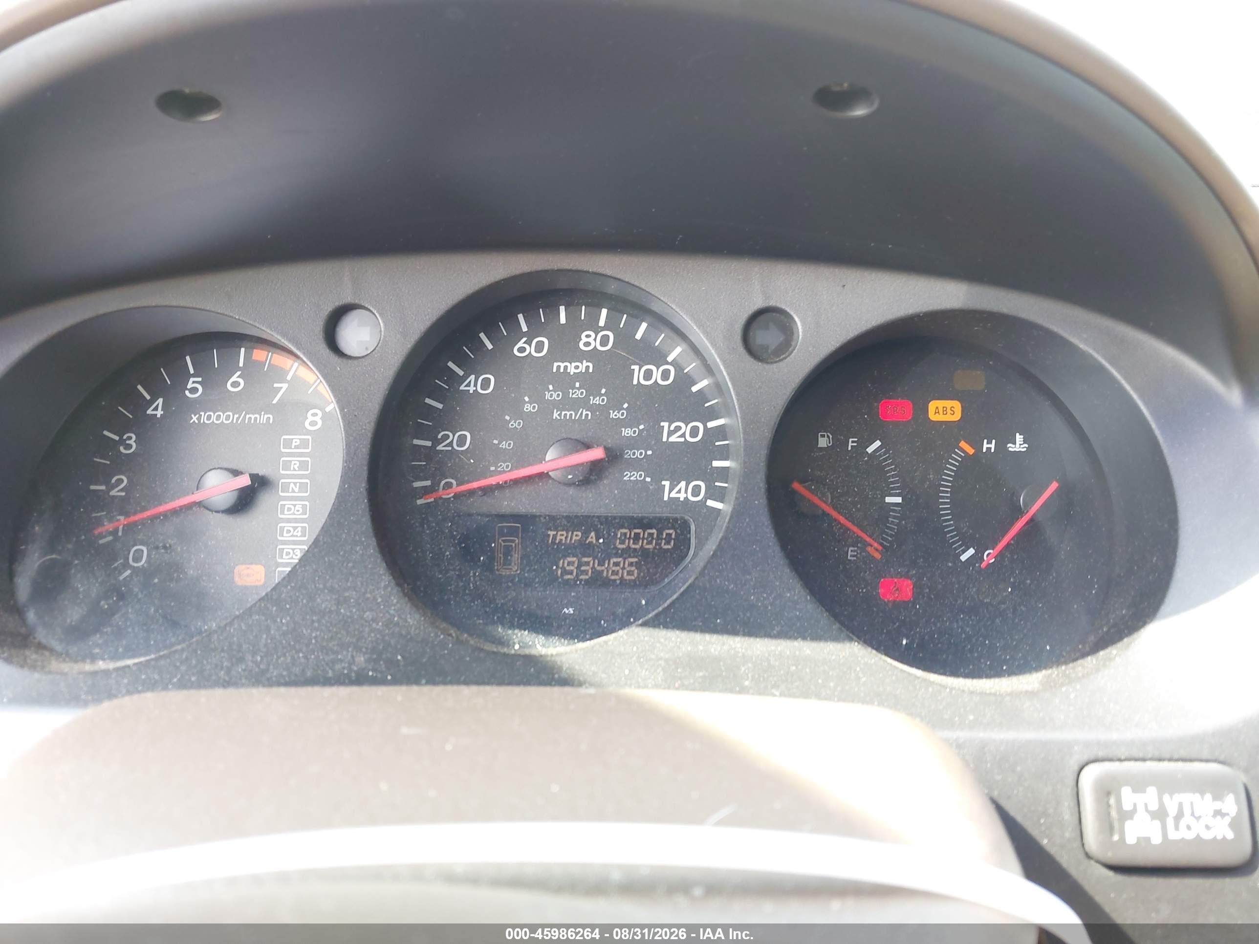 2002 Acura Mdx   White vin: 2HNYD18602H524845