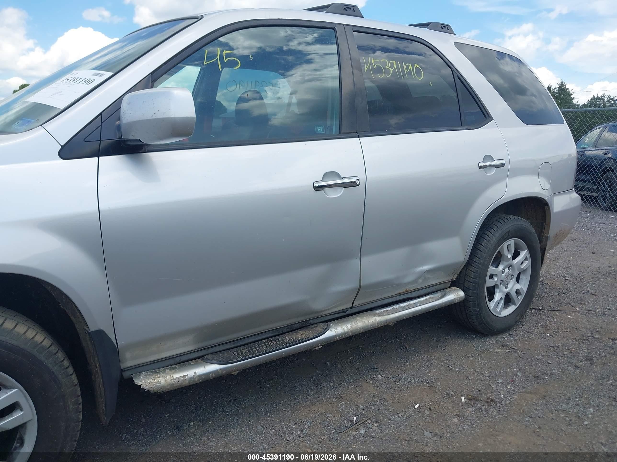 2005 Acura Mdx Silver vin: 2HNYD18605H505278