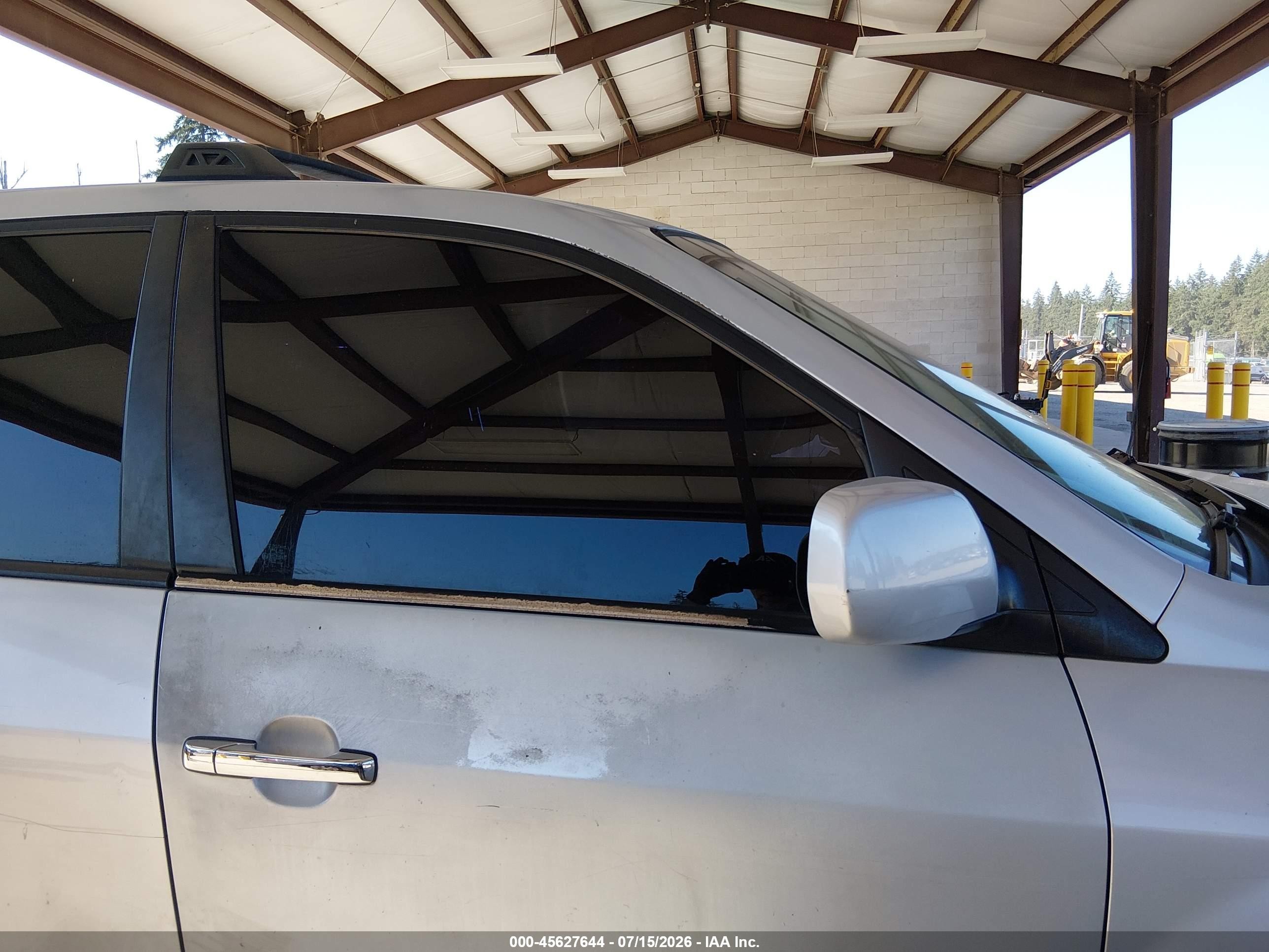 2001 Acura Mdx   Silver vin: 2HNYD18621H540897