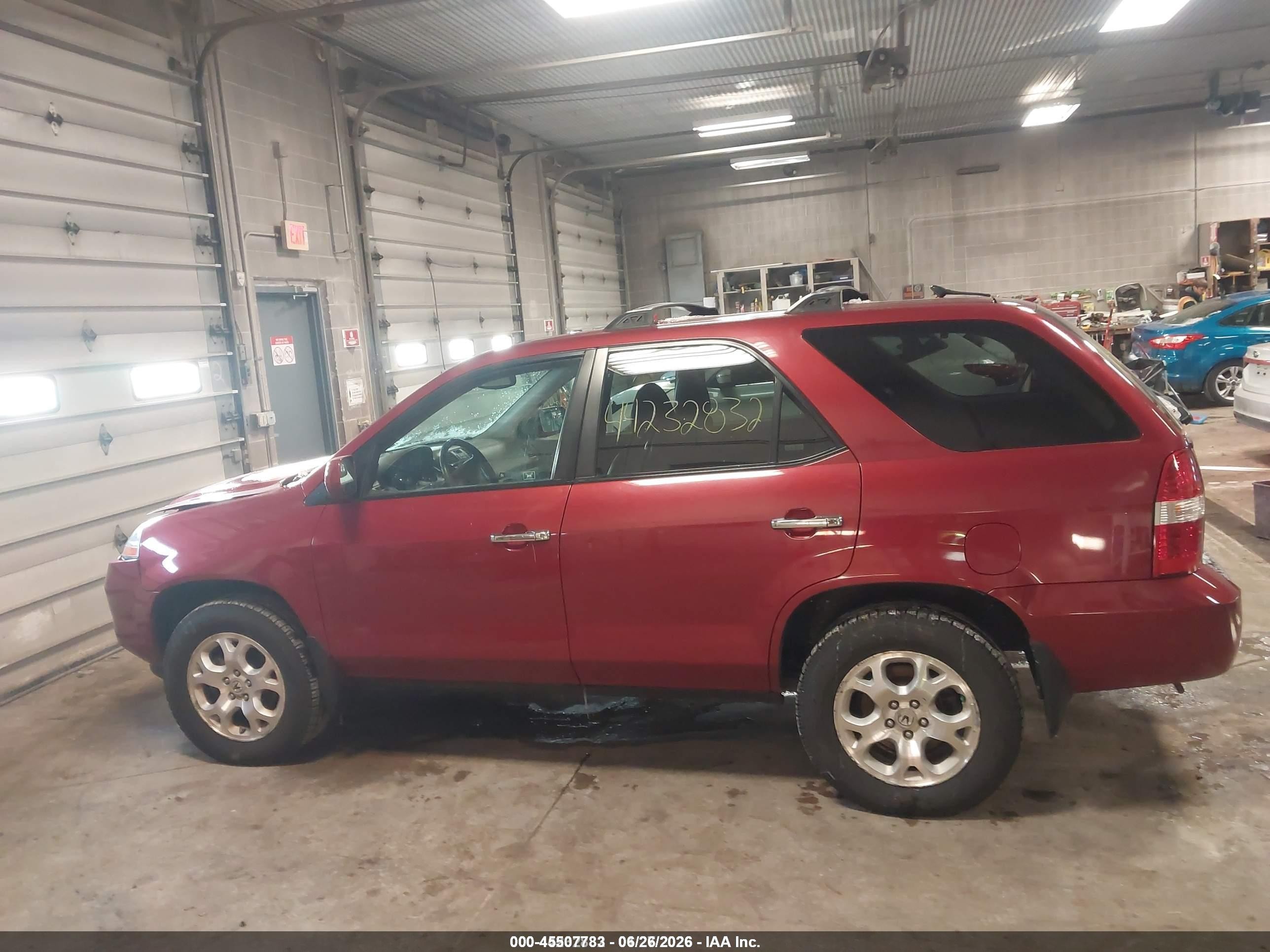 2002 Acura Mdx   Red vin: 2HNYD18672H517875