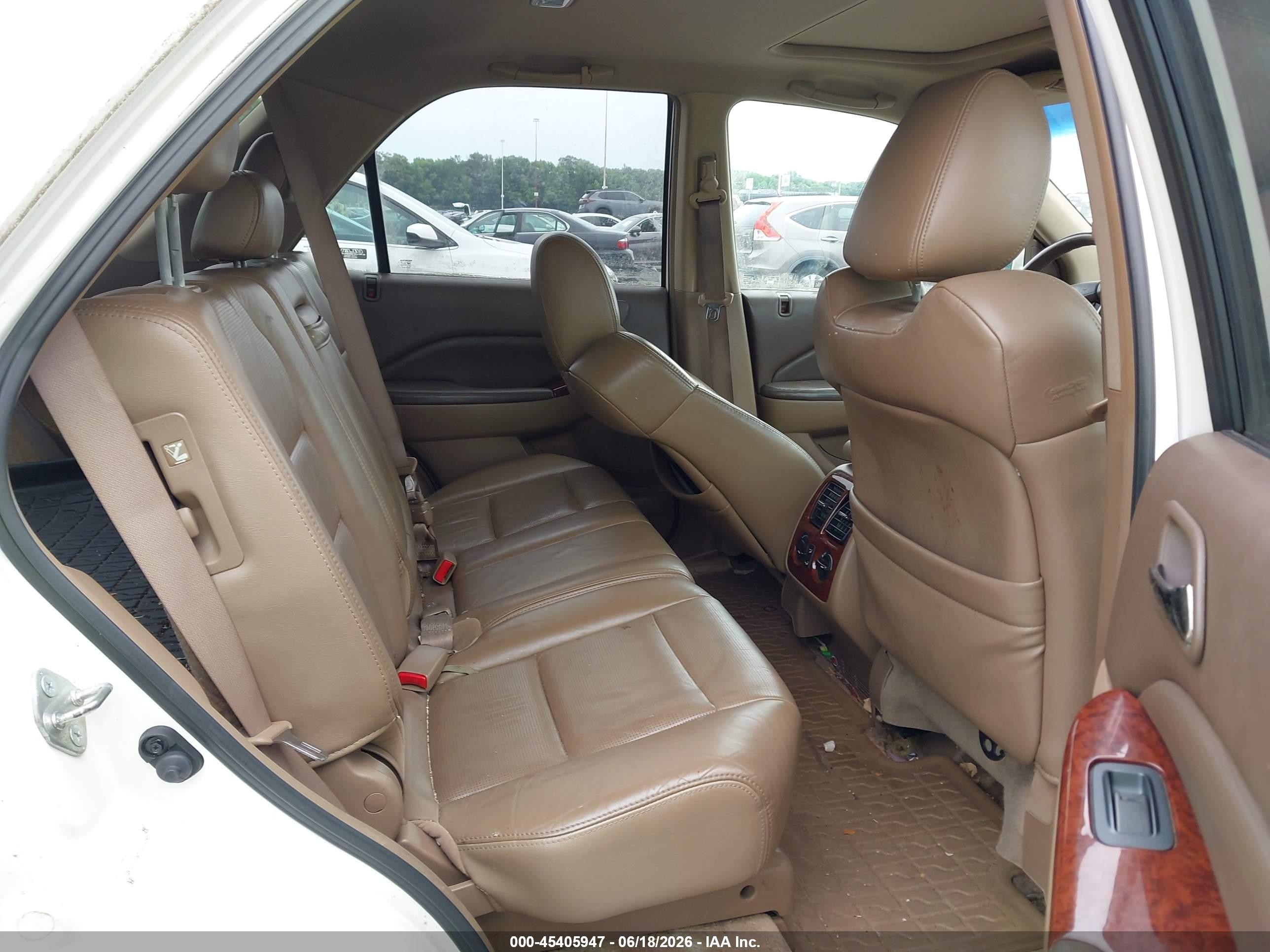 2005 Acura Mdx   White vin: 2HNYD18675H554347