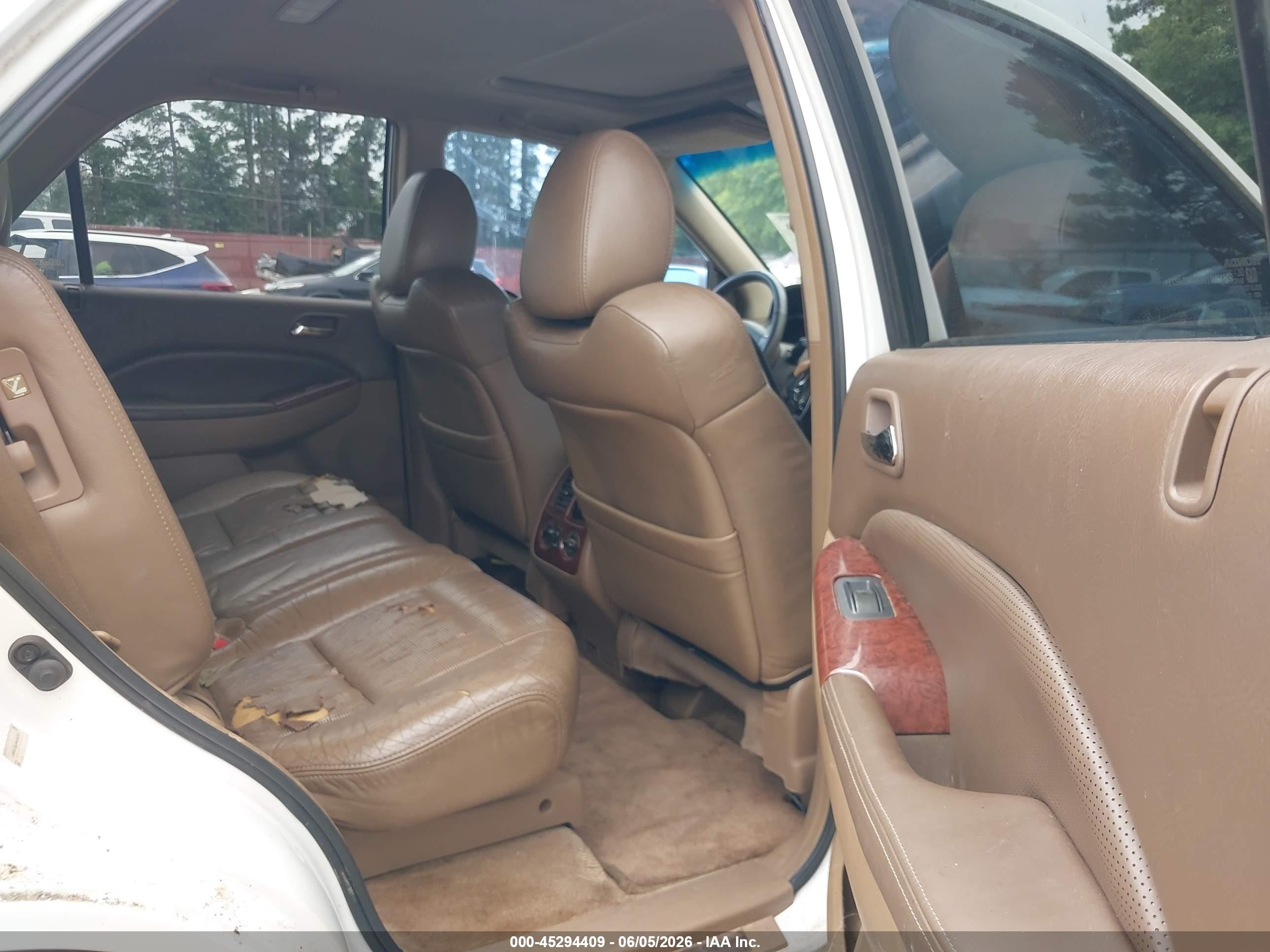 2004 Acura Mdx   White vin: 2HNYD18684H542321