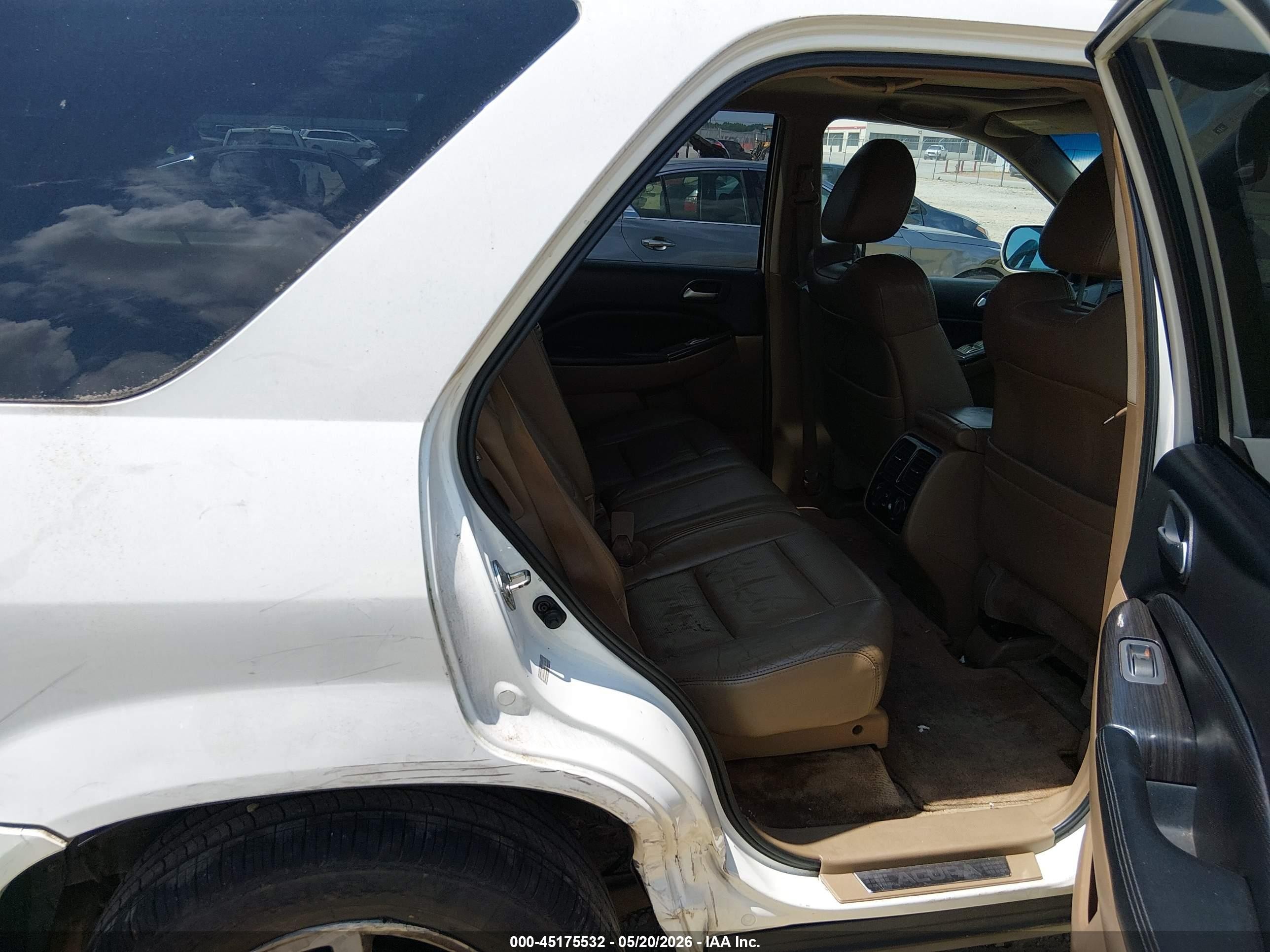 2006 Acura Mdx   White vin: 2HNYD18686H532472