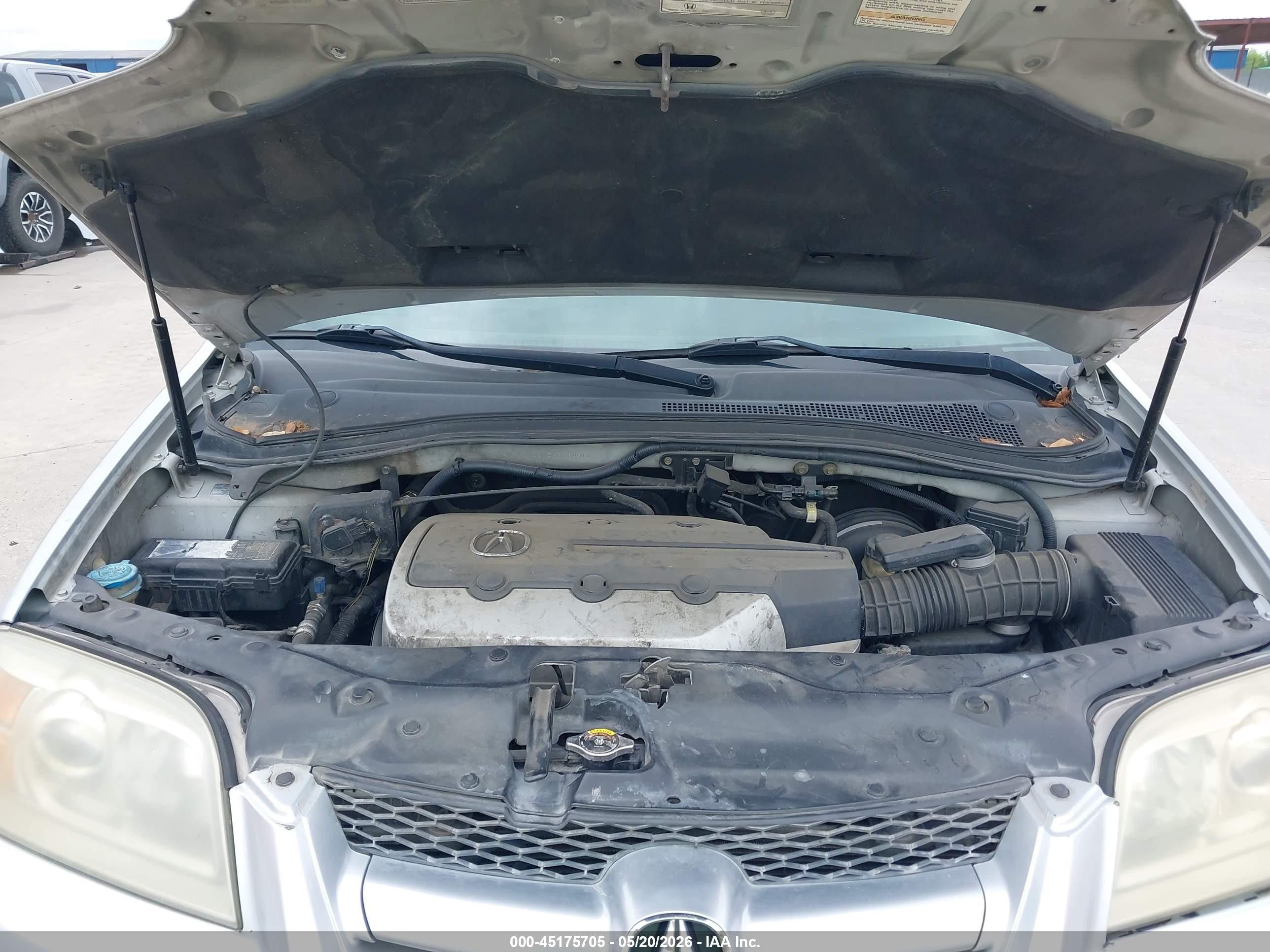 2005 Acura Mdx   Silver vin: 2HNYD18815H526495