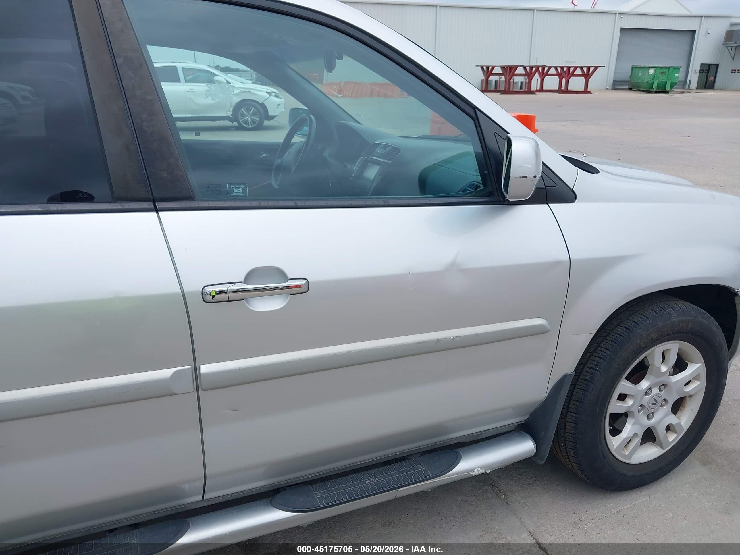 2005 Acura Mdx   Silver vin: 2HNYD18815H526495