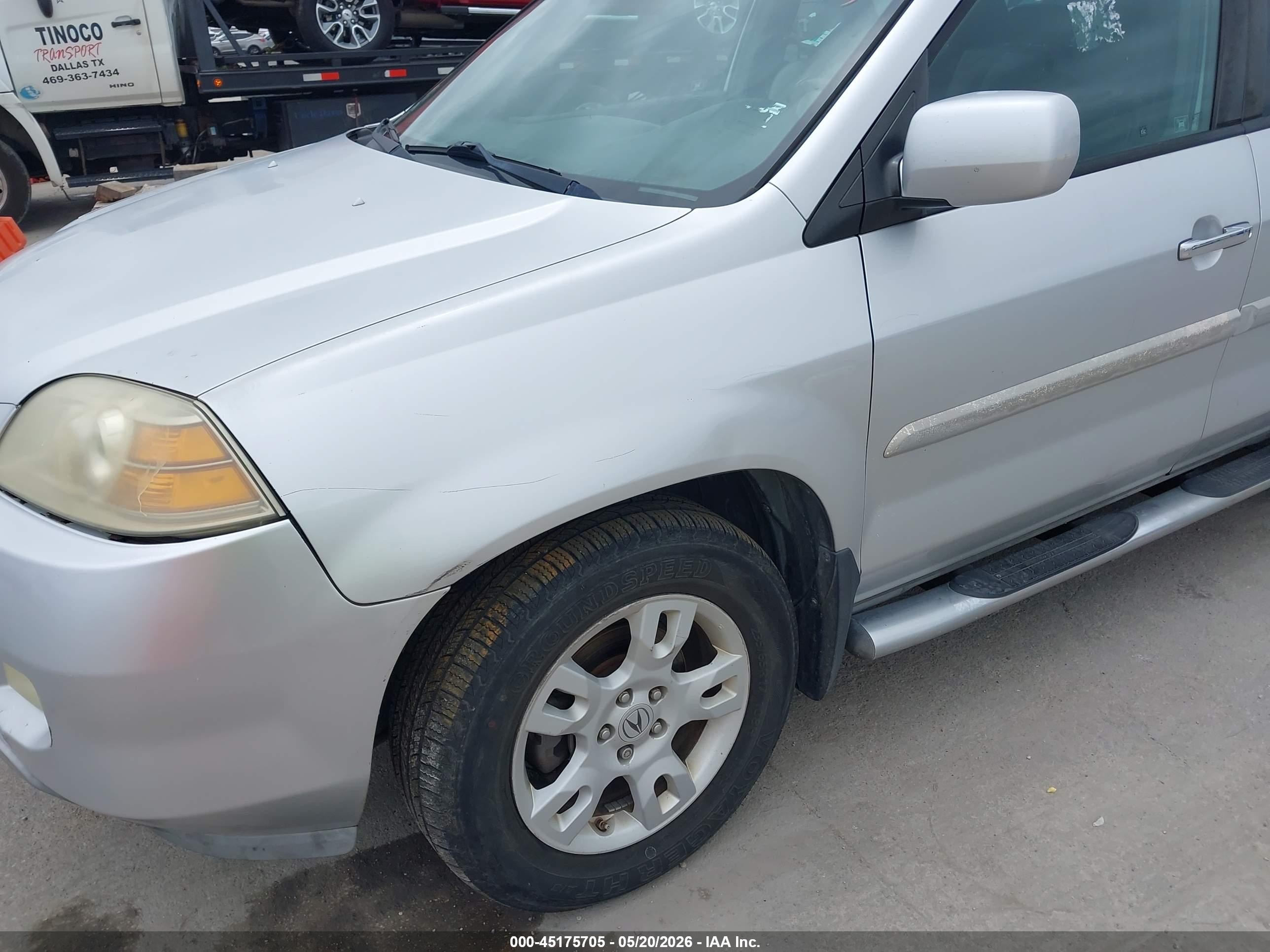 2005 Acura Mdx   Silver vin: 2HNYD18815H526495