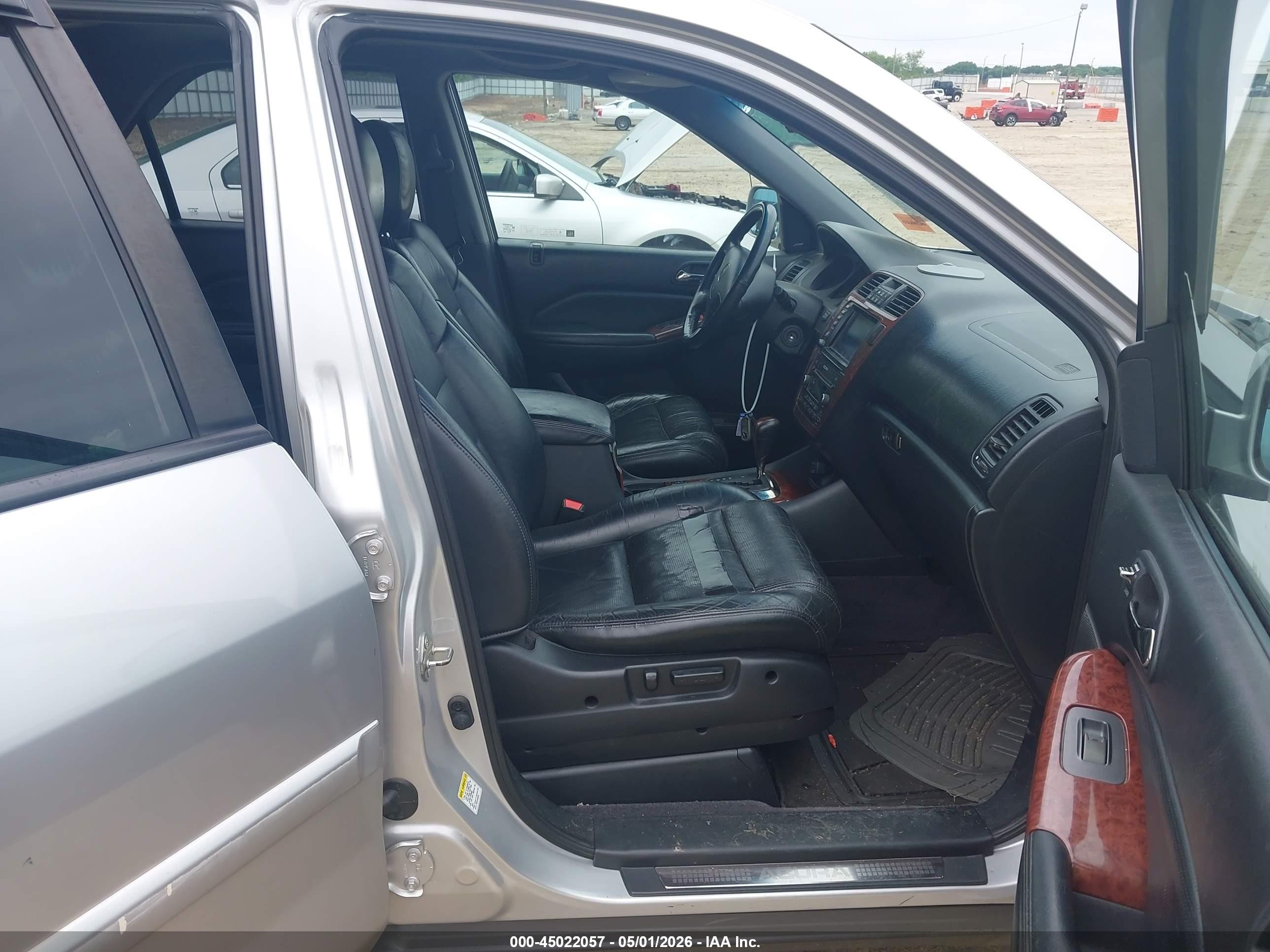 2005 Acura Mdx   Silver vin: 2HNYD18855H511241