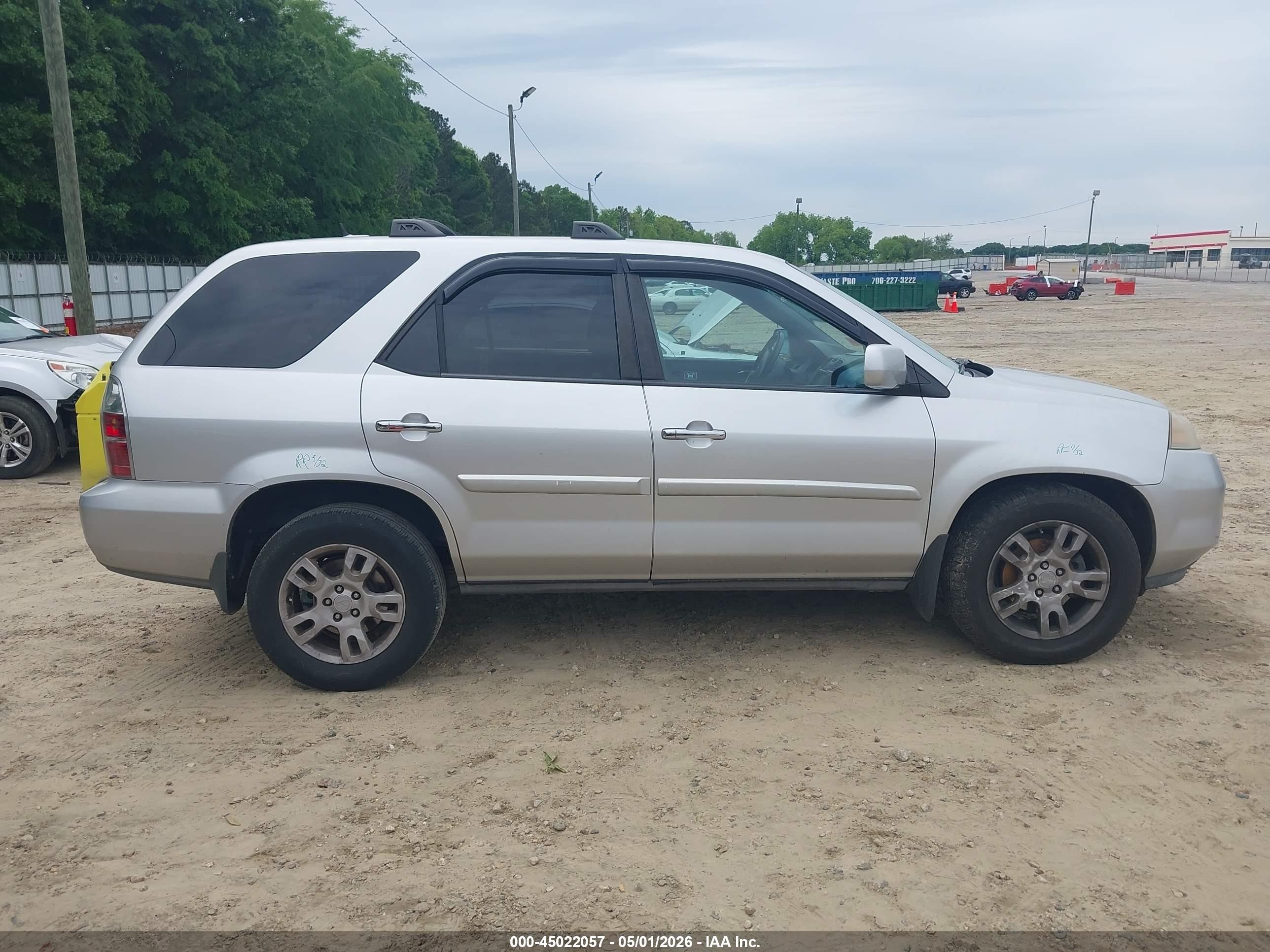 2005 Acura Mdx   Silver vin: 2HNYD18855H511241