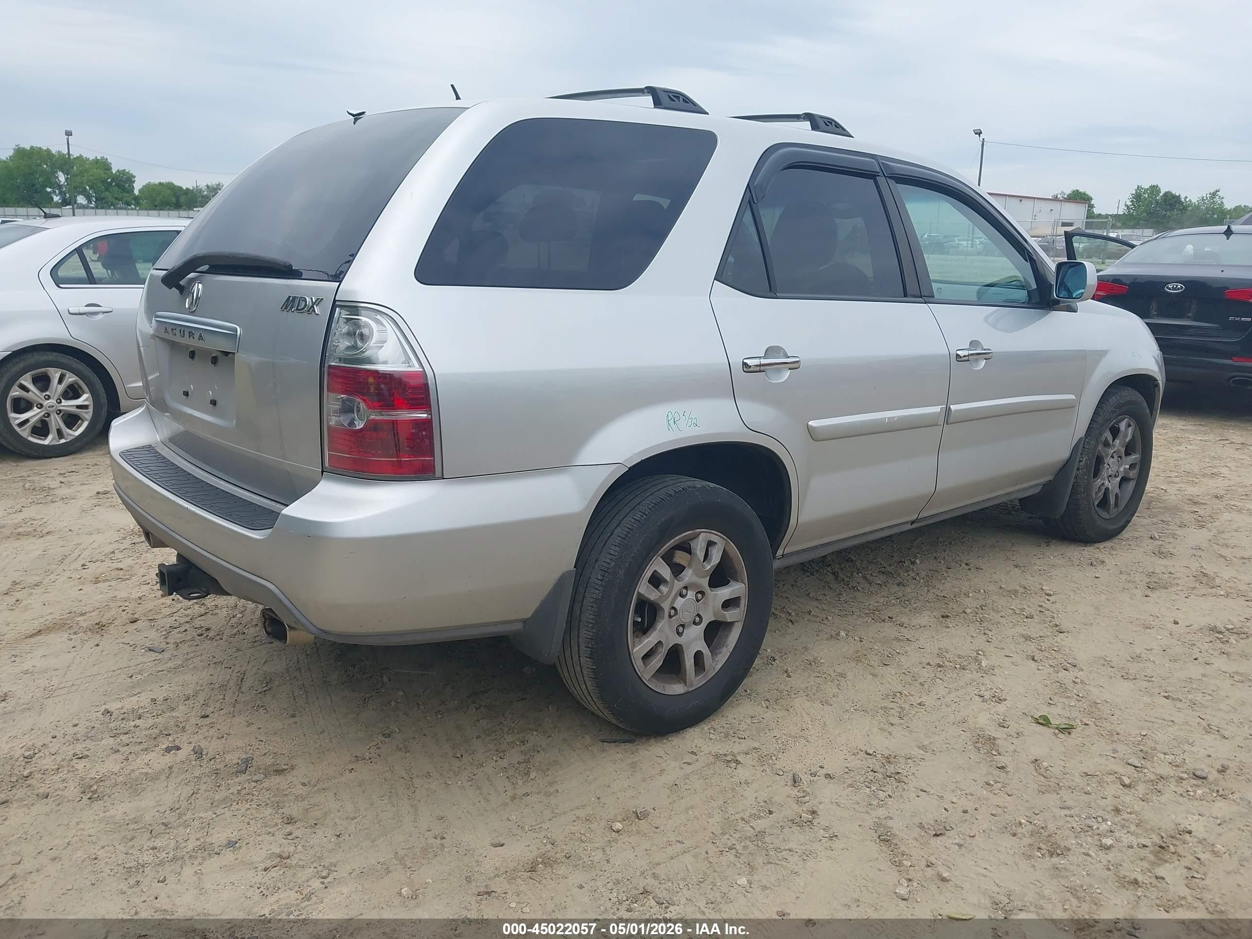 2005 Acura Mdx   Silver vin: 2HNYD18855H511241