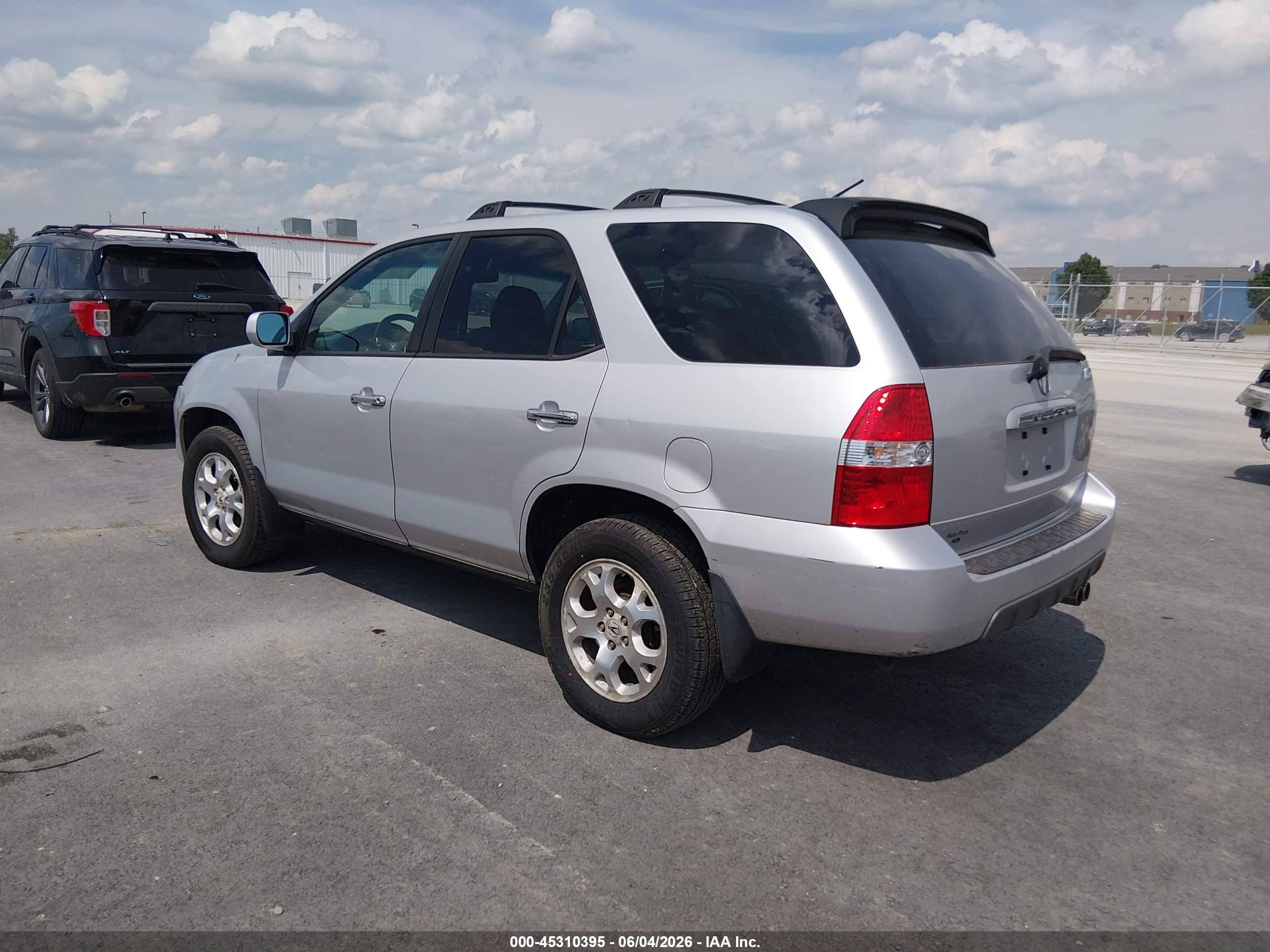 2001 Acura Mdx   Silver vin: 2HNYD18861H528771