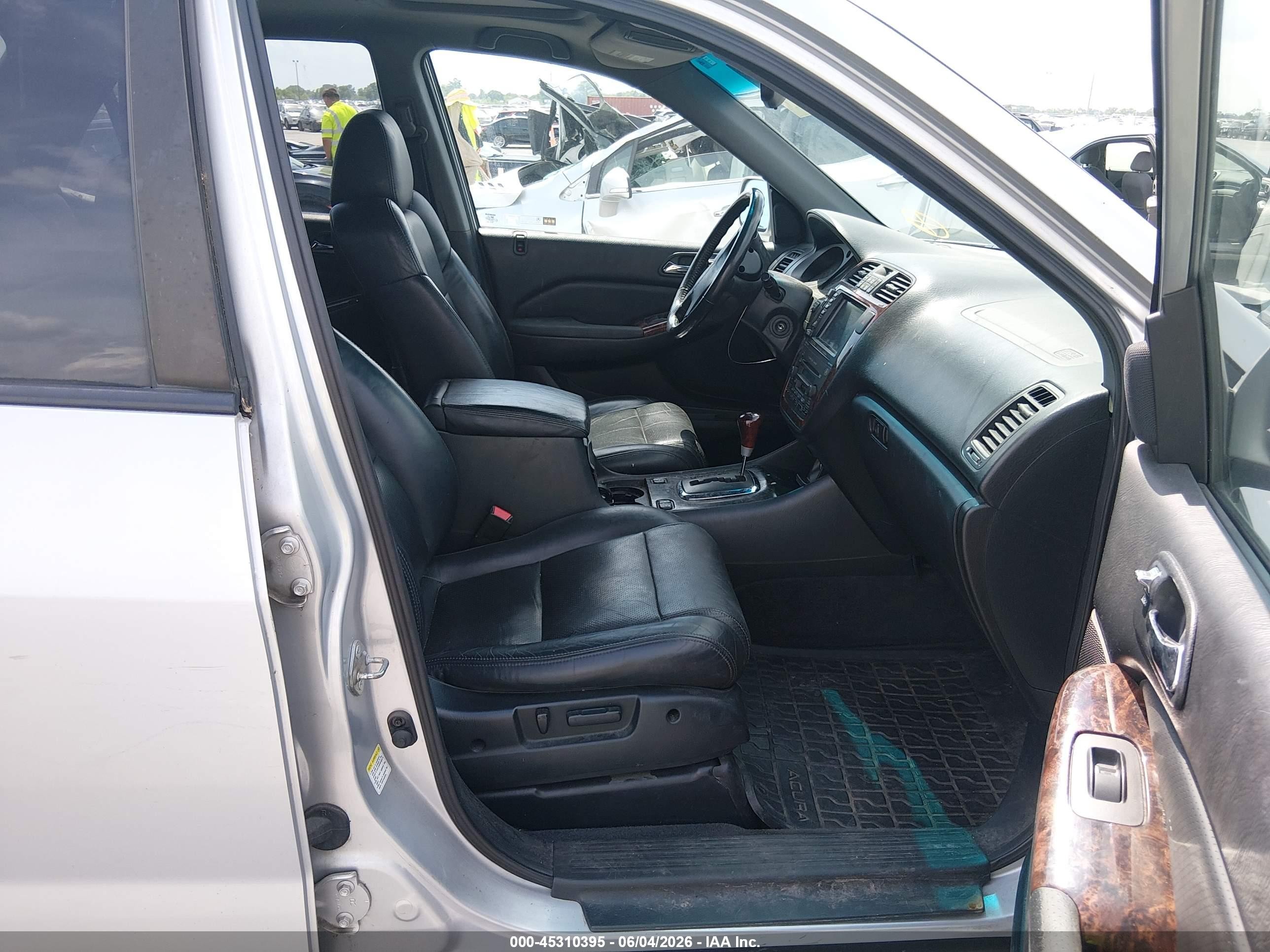 2001 Acura Mdx   Silver vin: 2HNYD18861H528771