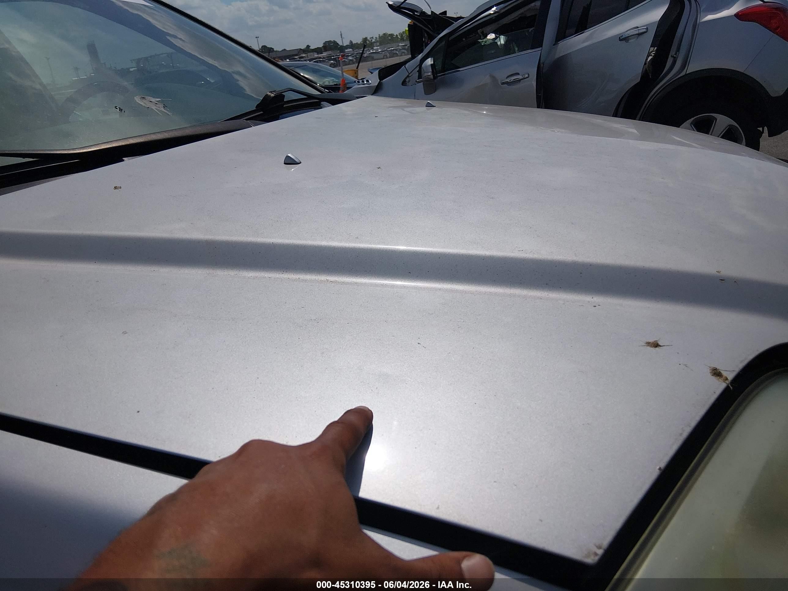 2001 Acura Mdx   Silver vin: 2HNYD18861H528771