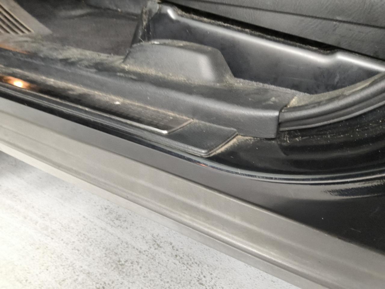 2004 Acura Mdx Touring Black vin: 2HNYD18864H529410 Damage: Left Rocker Panel, Chipped, 3