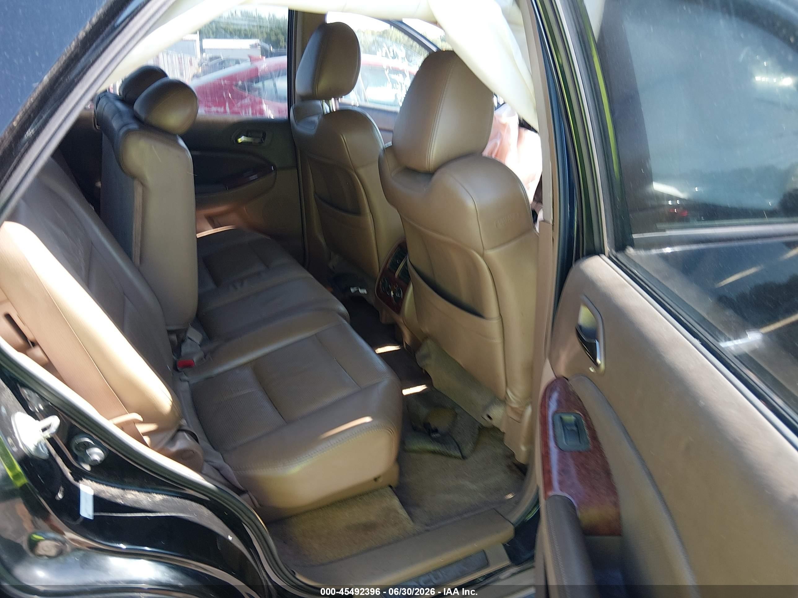 2005 Acura Mdx   Black vin: 2HNYD18905H515870