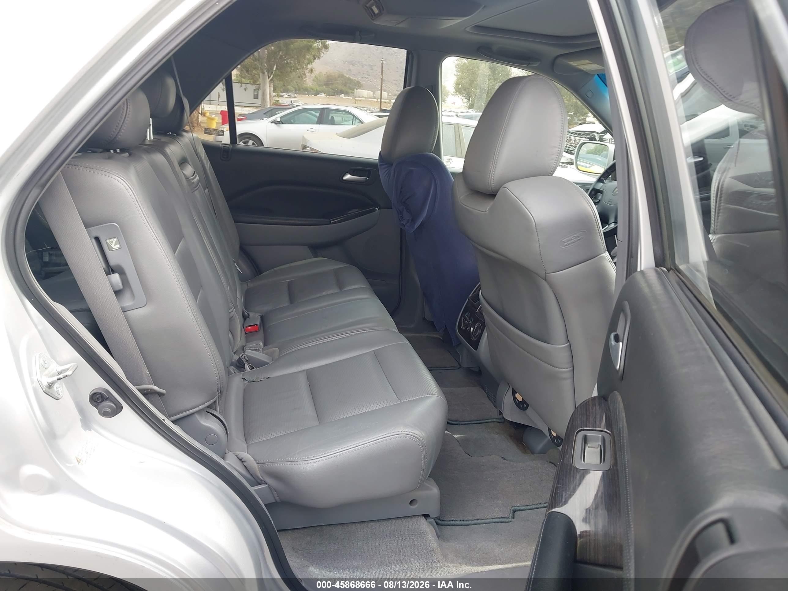 2006 Acura Mdx   Silver vin: 2HNYD18956H506129