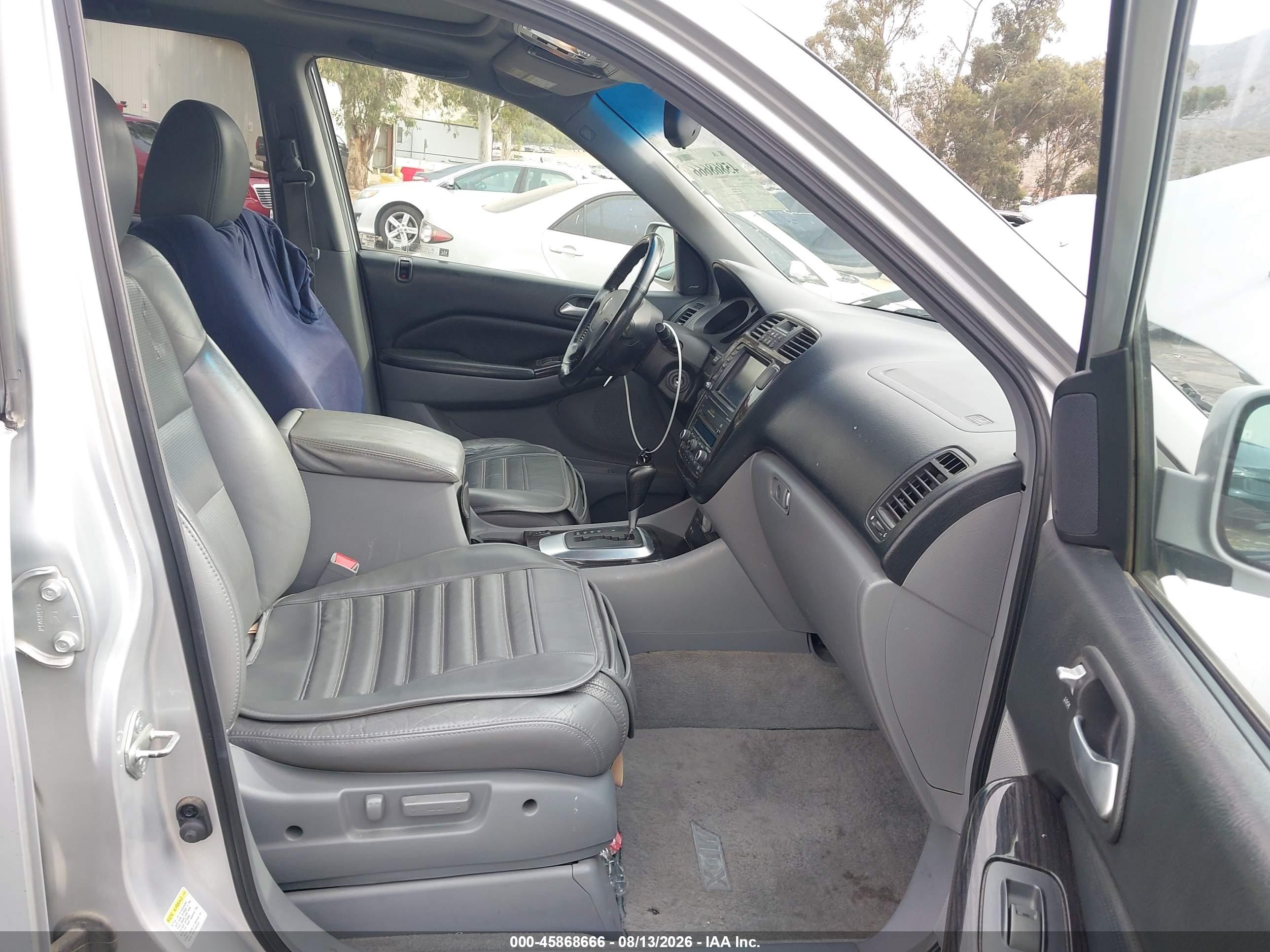 2006 Acura Mdx   Silver vin: 2HNYD18956H506129