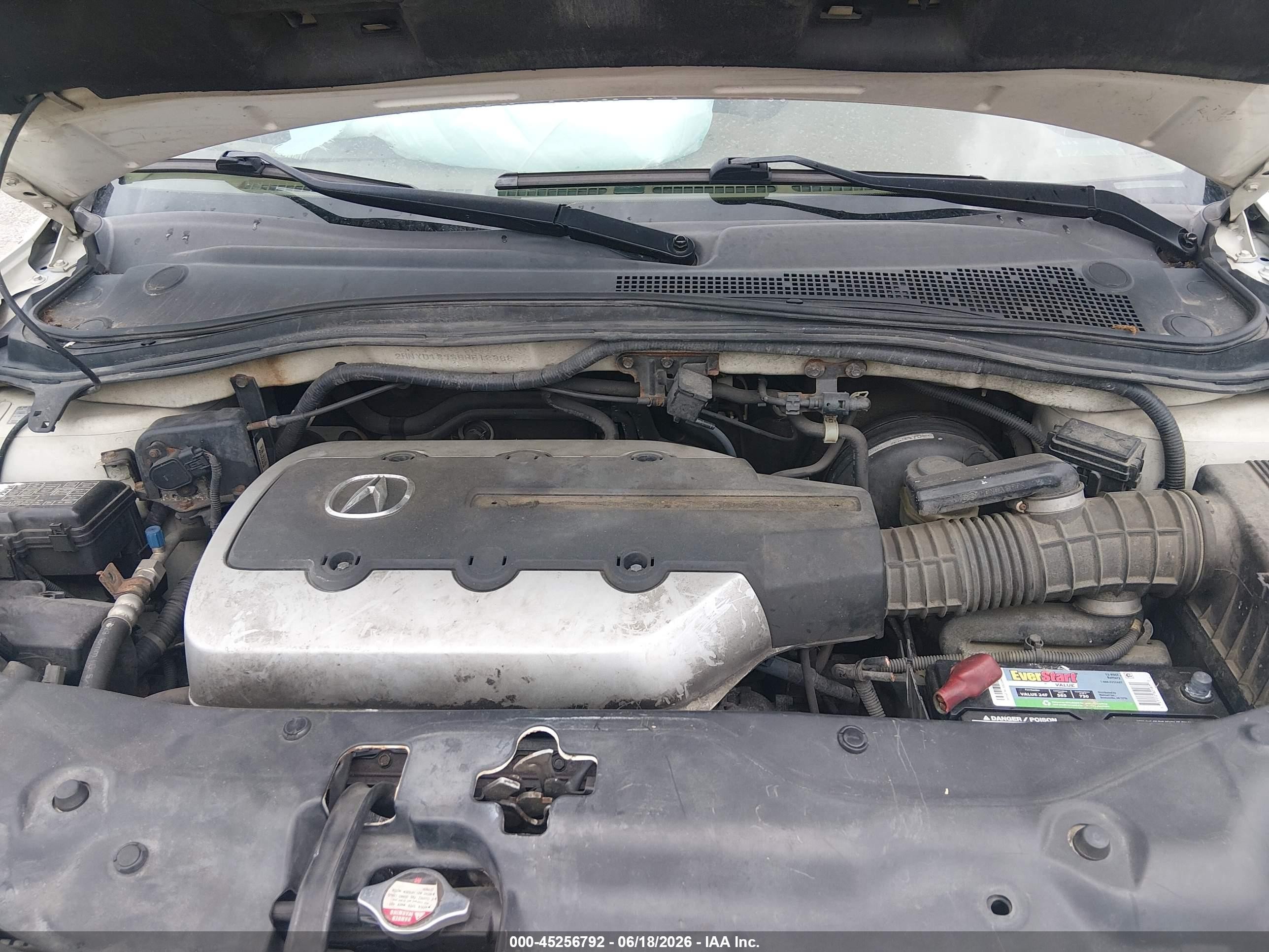 2005 Acura Mdx   White vin: 2HNYD18985H518368