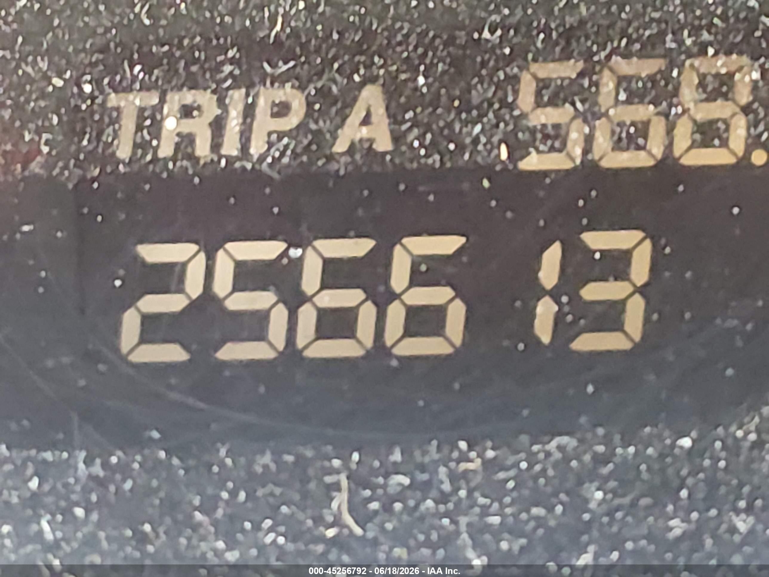 2005 Acura Mdx   White vin: 2HNYD18985H518368