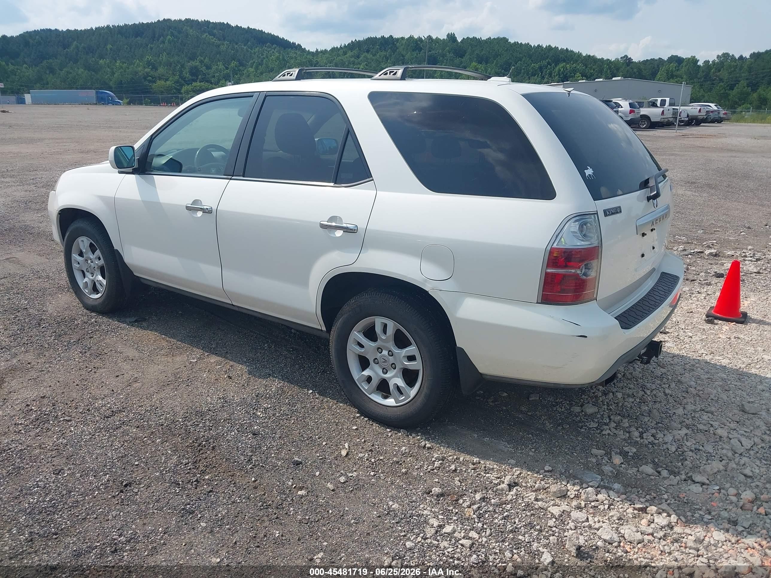 2005 Acura Mdx   White vin: 2HNYD18995H506925