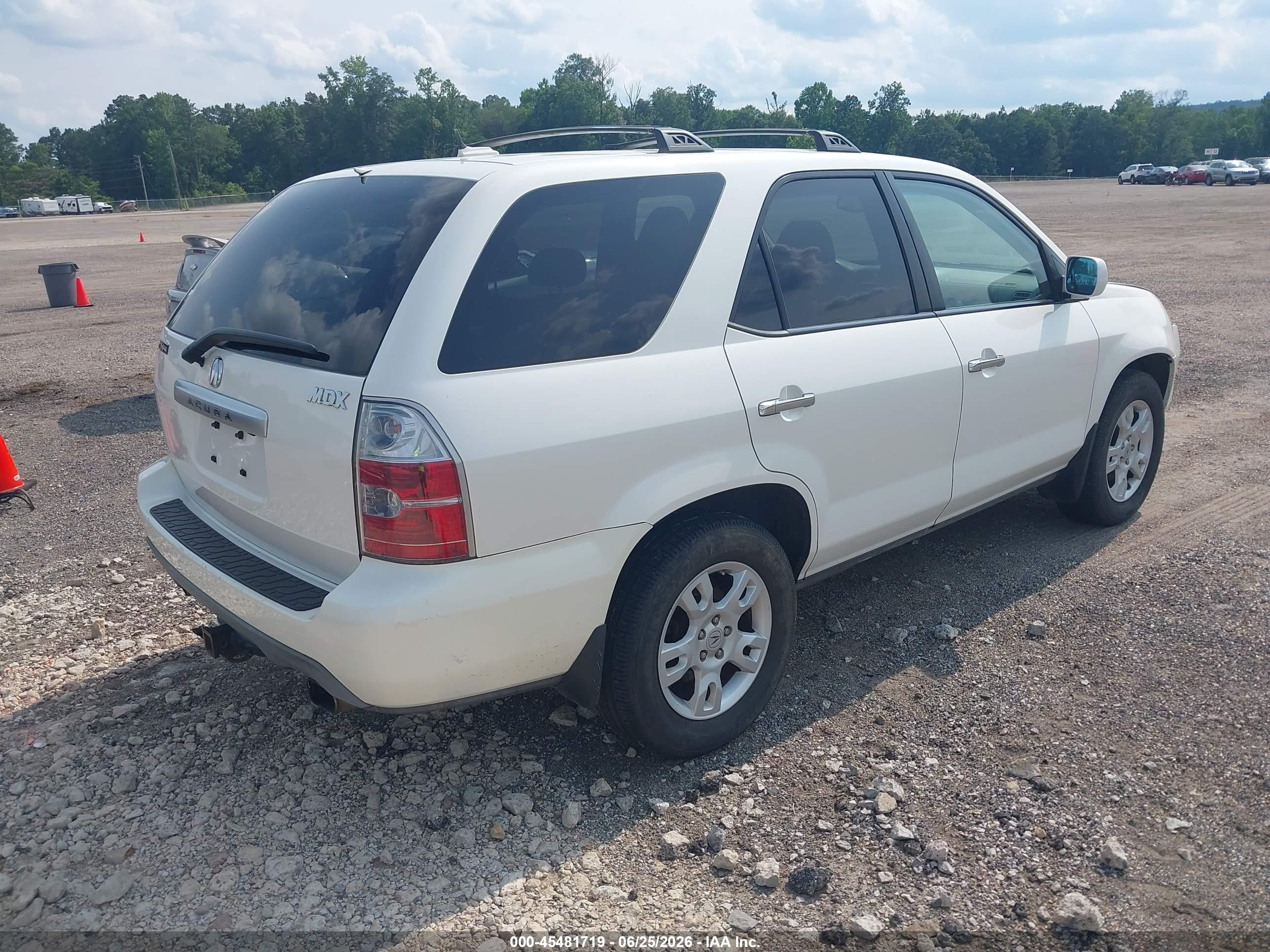 2005 Acura Mdx   White vin: 2HNYD18995H506925