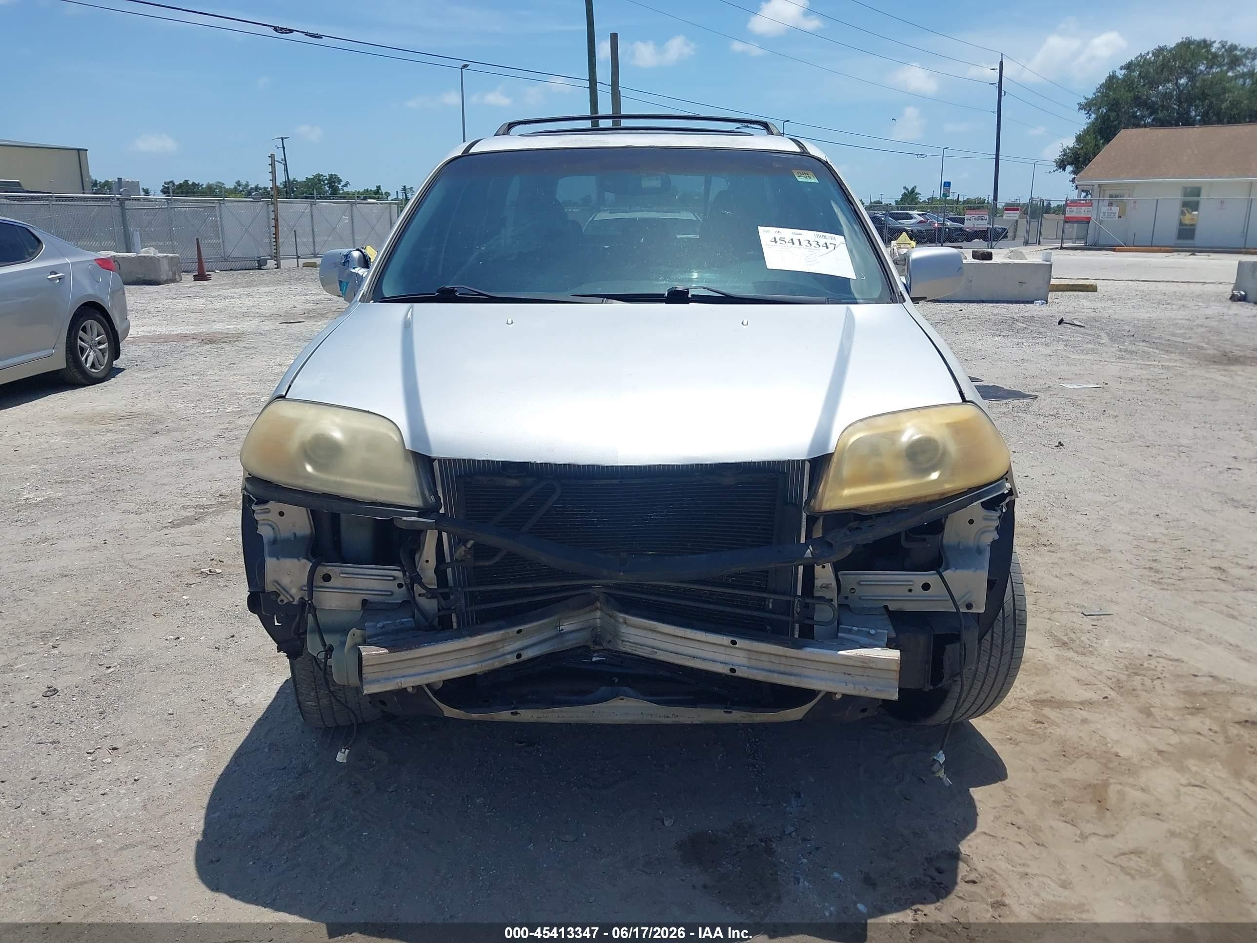 2005 Acura Mdx   Silver vin: 2HNYD189X5H502785