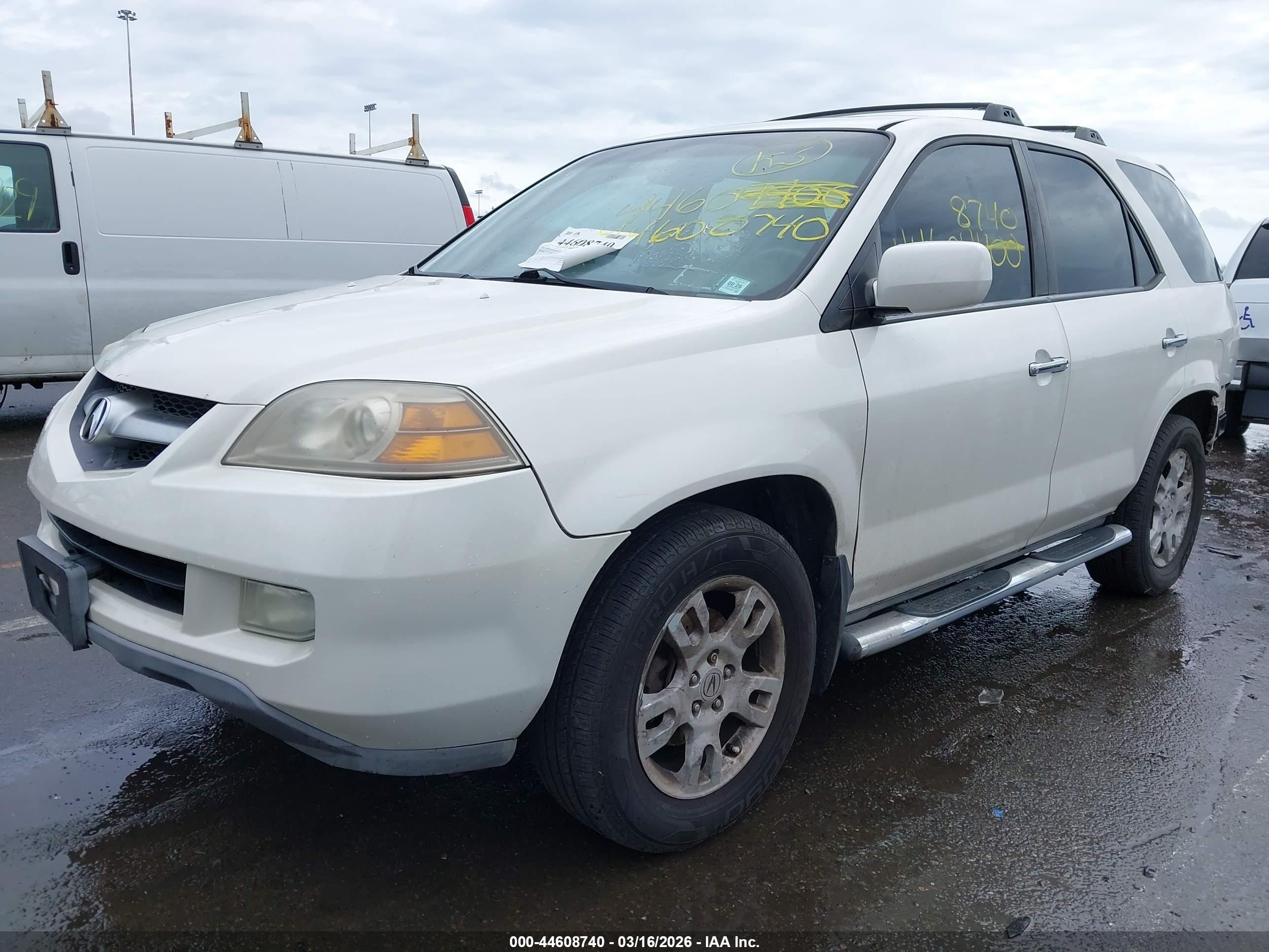 2005 Acura Mdx   White vin: 2HNYD189X5H503113