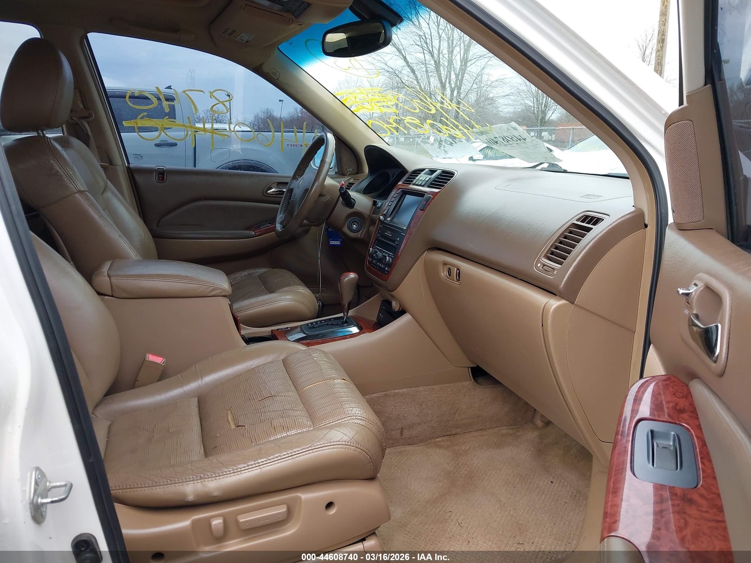 2005 Acura Mdx   White vin: 2HNYD189X5H503113
