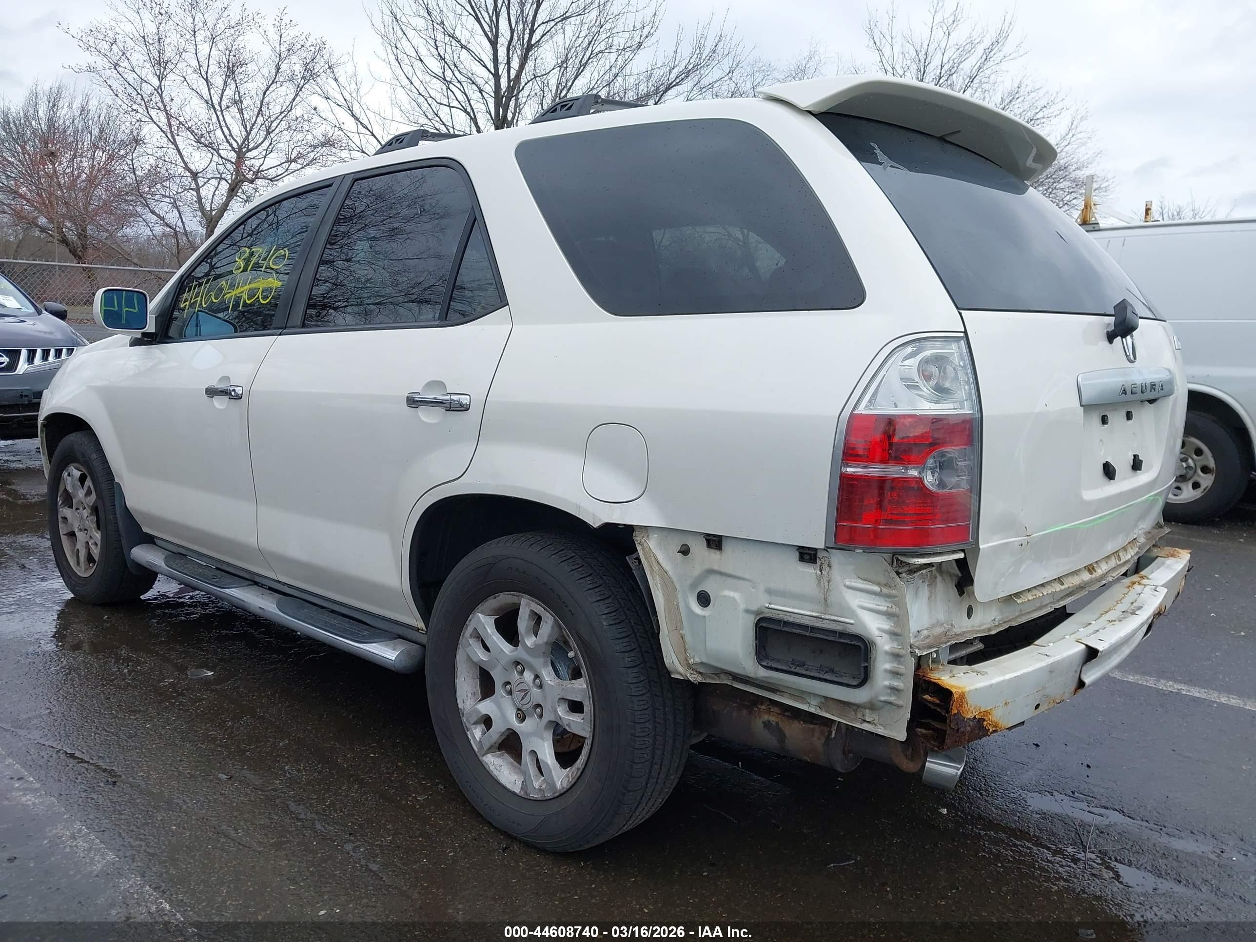 2005 Acura Mdx   White vin: 2HNYD189X5H503113