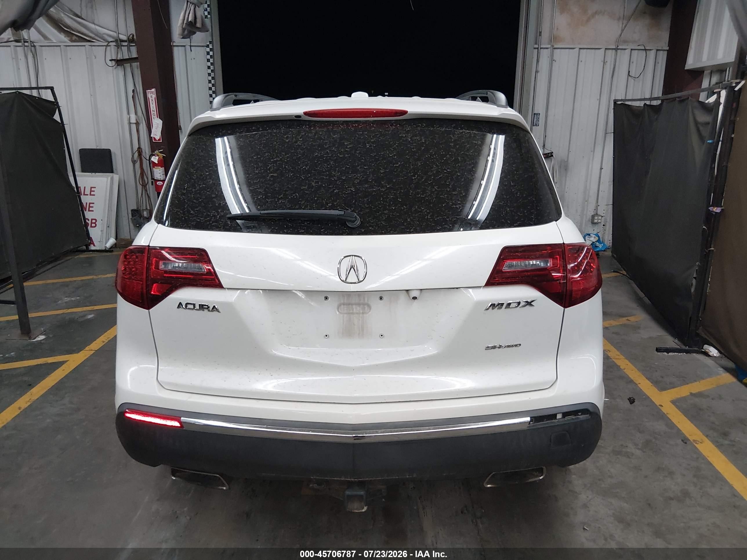 2011 Acura Mdx   White vin: 2HNYD2H20BH507434