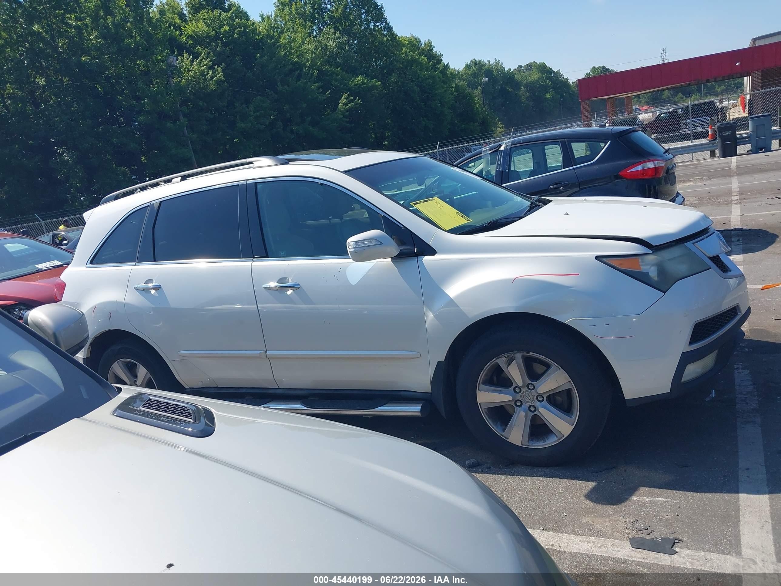 2010 Acura Mdx   White vin: 2HNYD2H21AH504394
