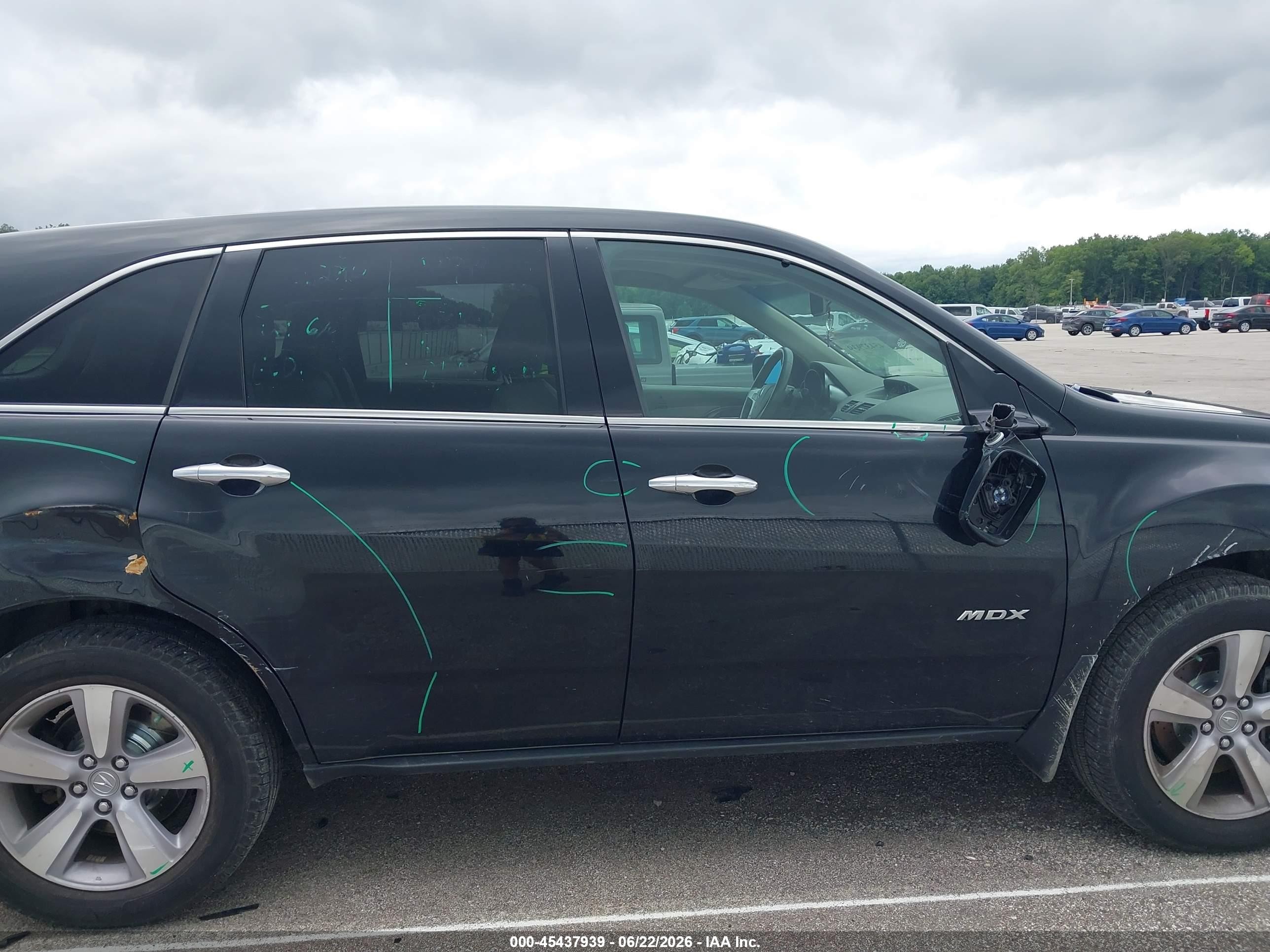 2013 Acura Mdx   Black vin: 2HNYD2H21DH506912