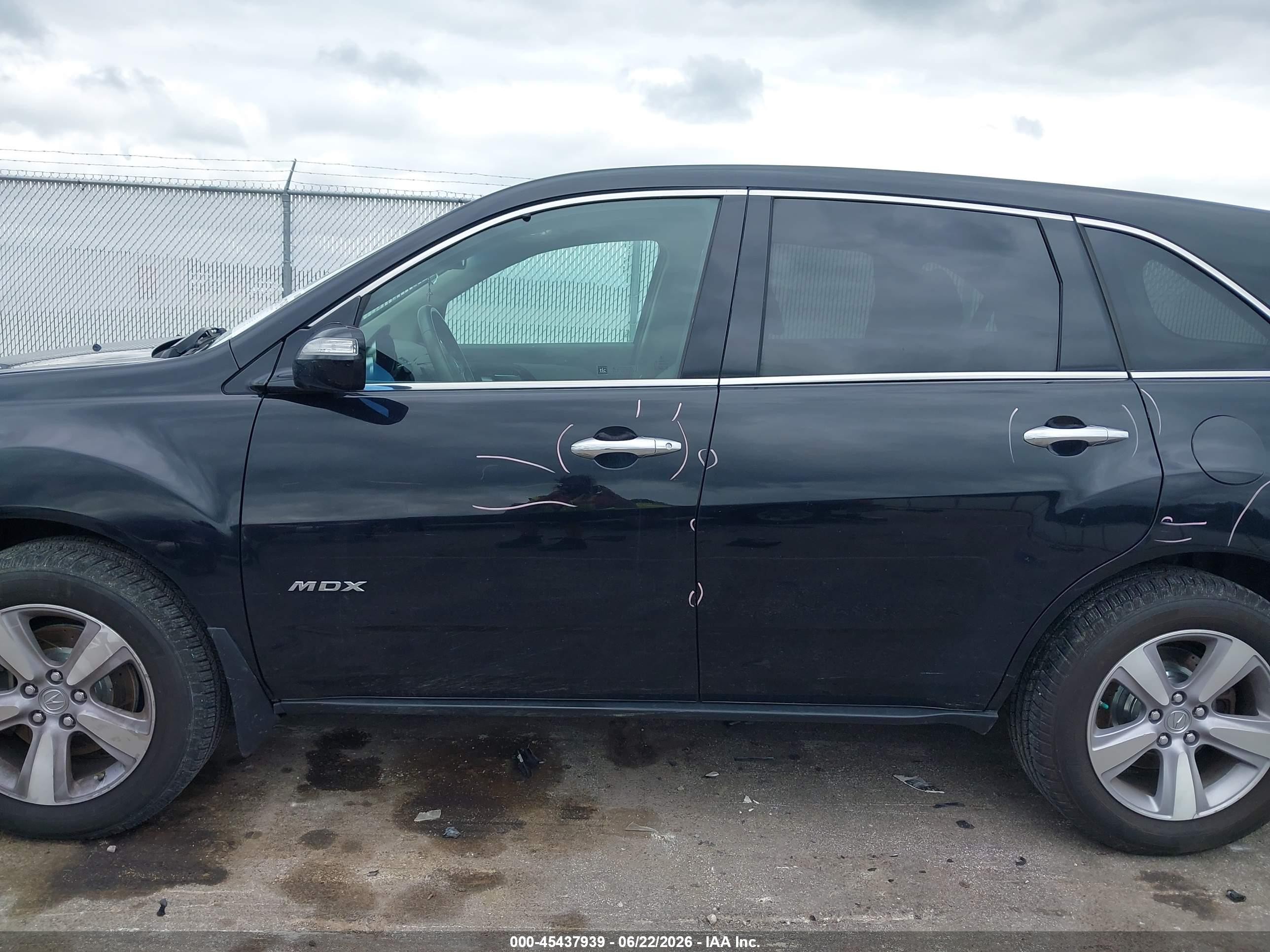 2013 Acura Mdx   Black vin: 2HNYD2H21DH506912