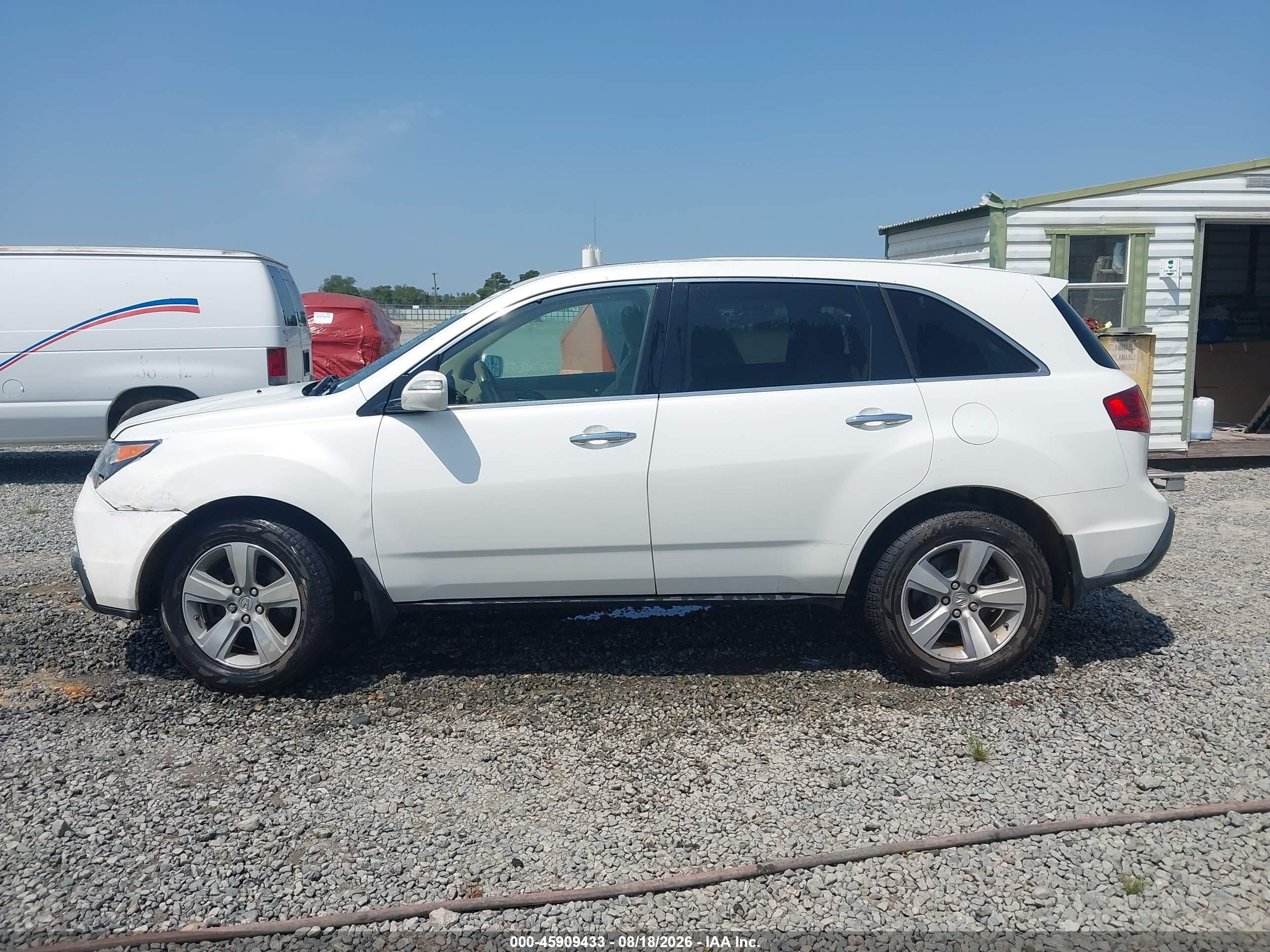 2013 Acura Mdx   White vin: 2HNYD2H21DH519689