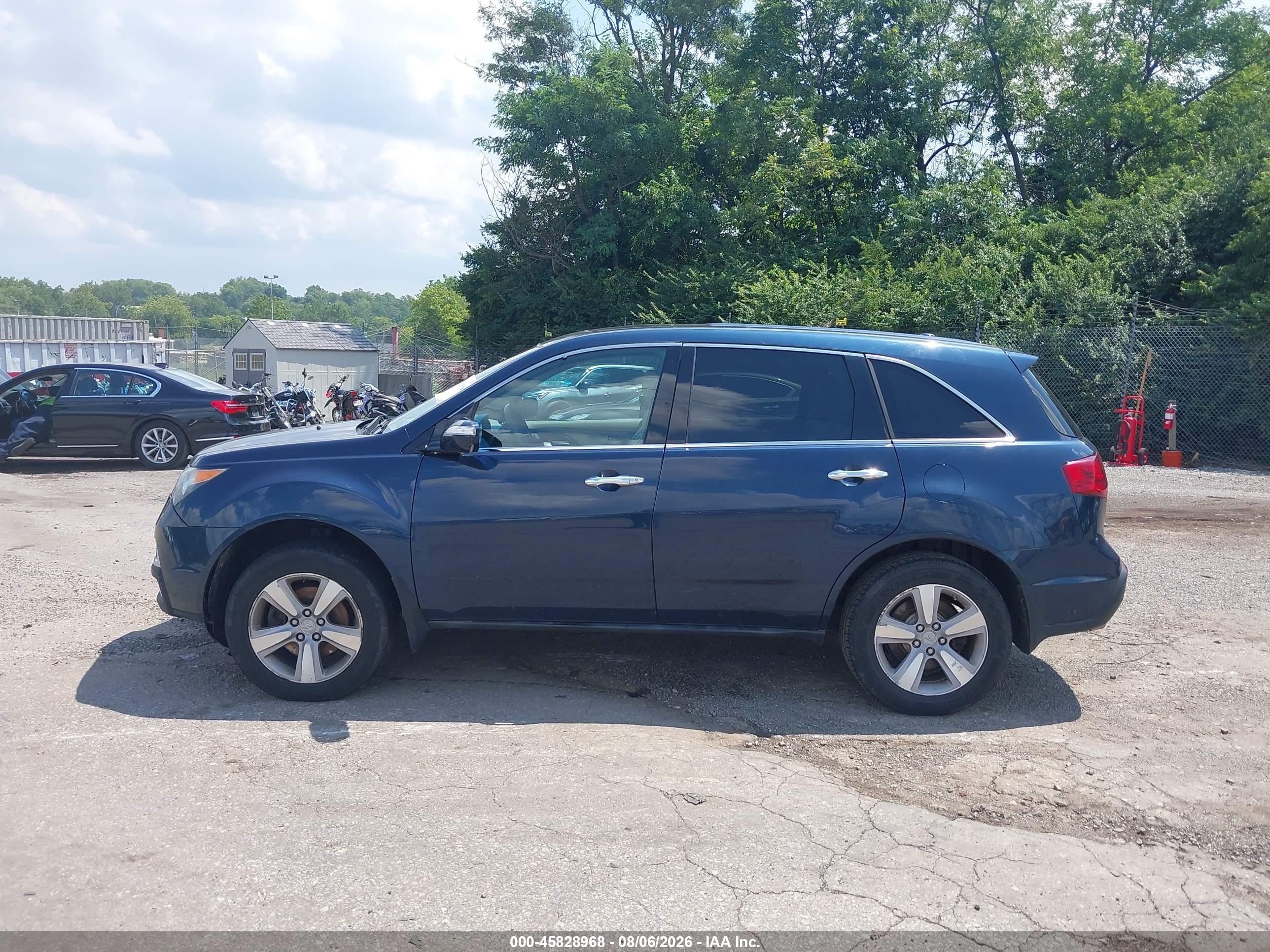 2013 Acura Mdx   Blue vin: 2HNYD2H24DH501431
