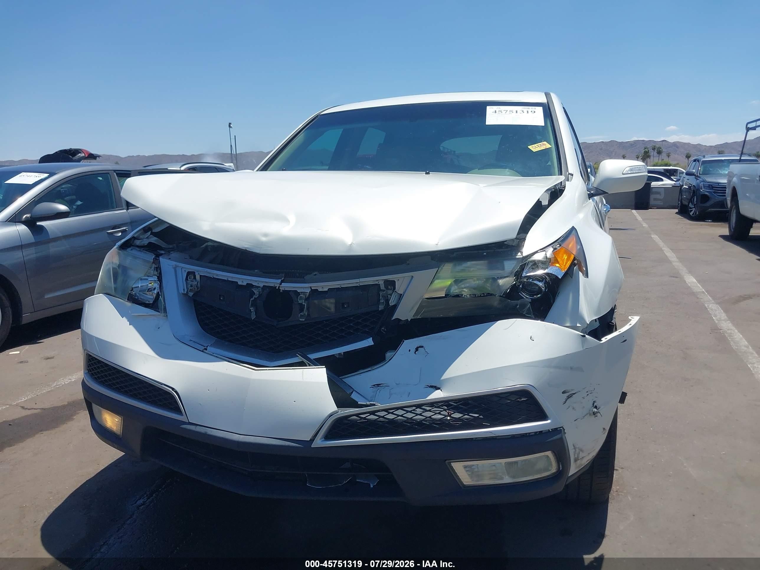 2013 Acura Mdx   White vin: 2HNYD2H25DH516715