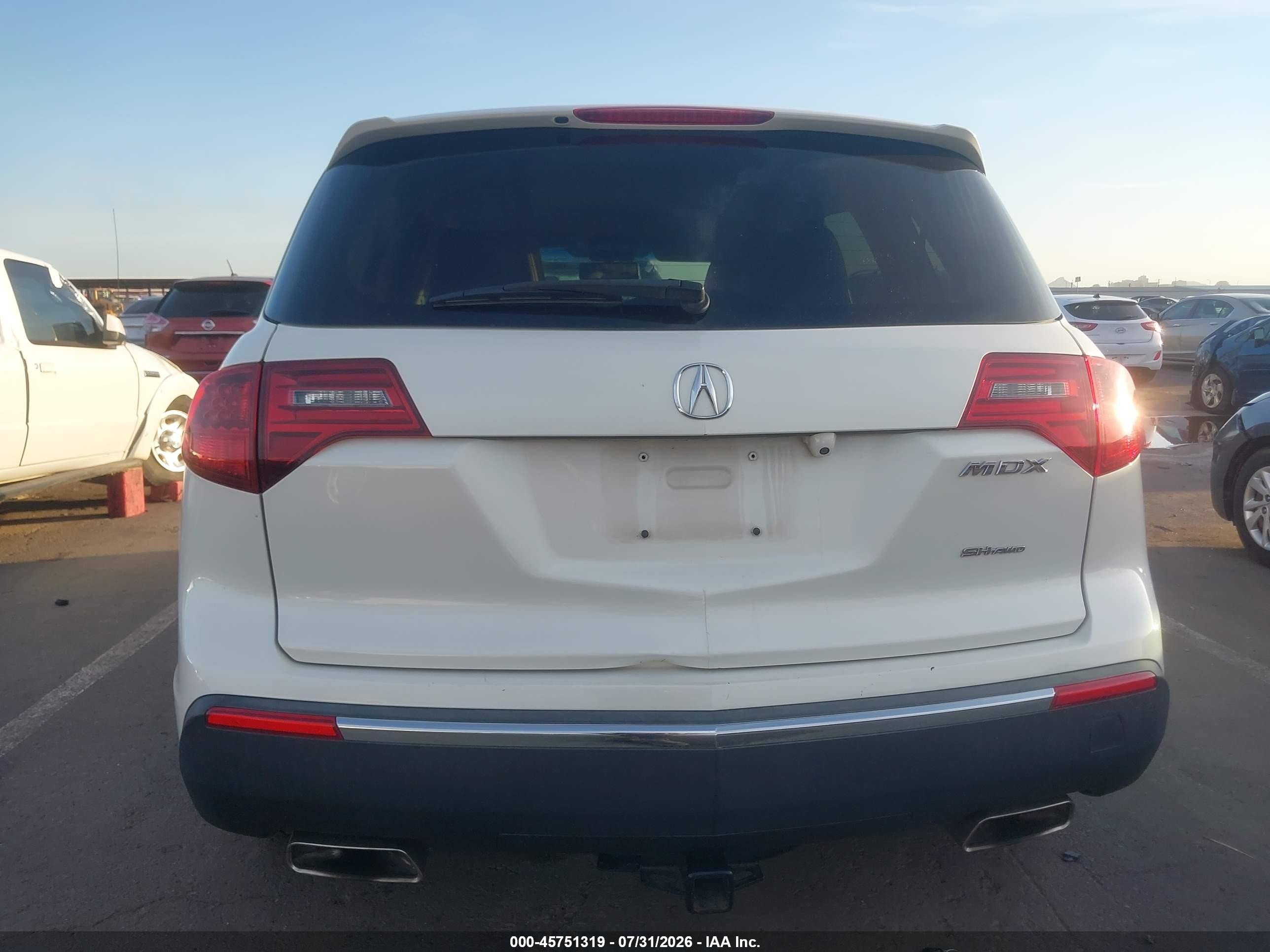 2013 Acura Mdx   White vin: 2HNYD2H25DH516715