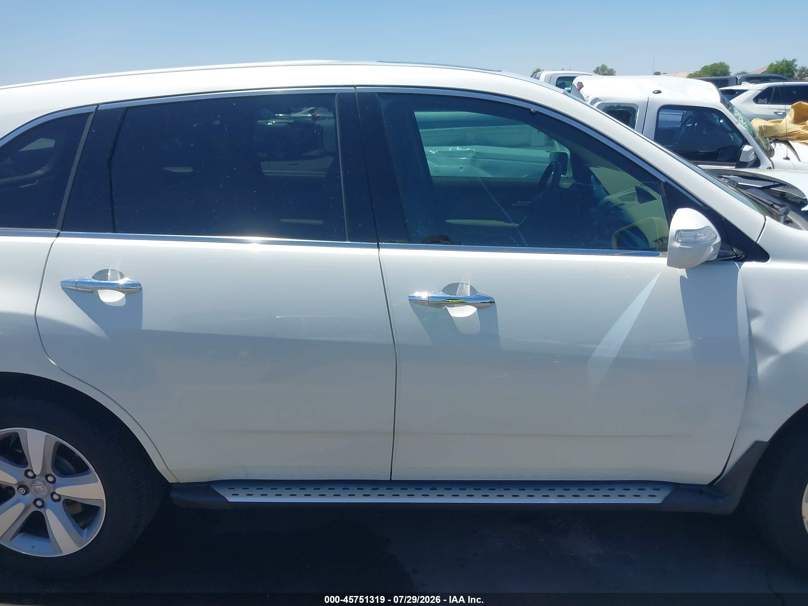 2013 Acura Mdx   White vin: 2HNYD2H25DH516715