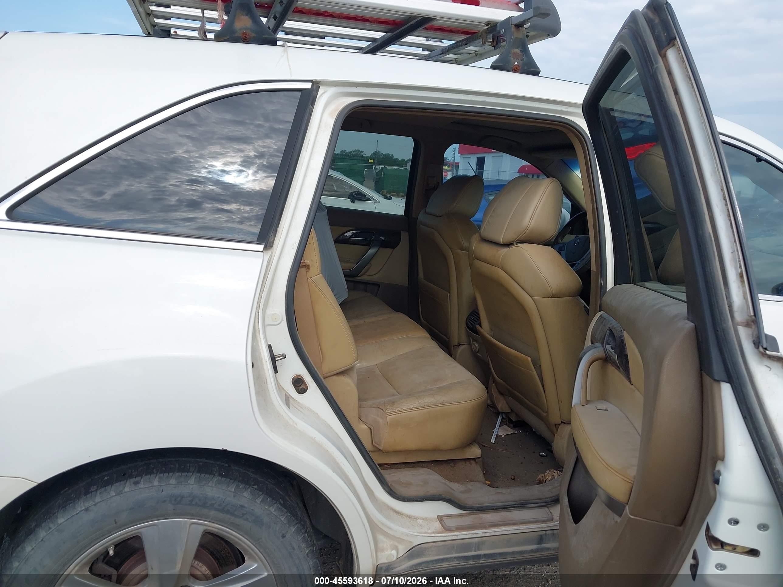 2010 Acura Mdx   White vin: 2HNYD2H27AH505338