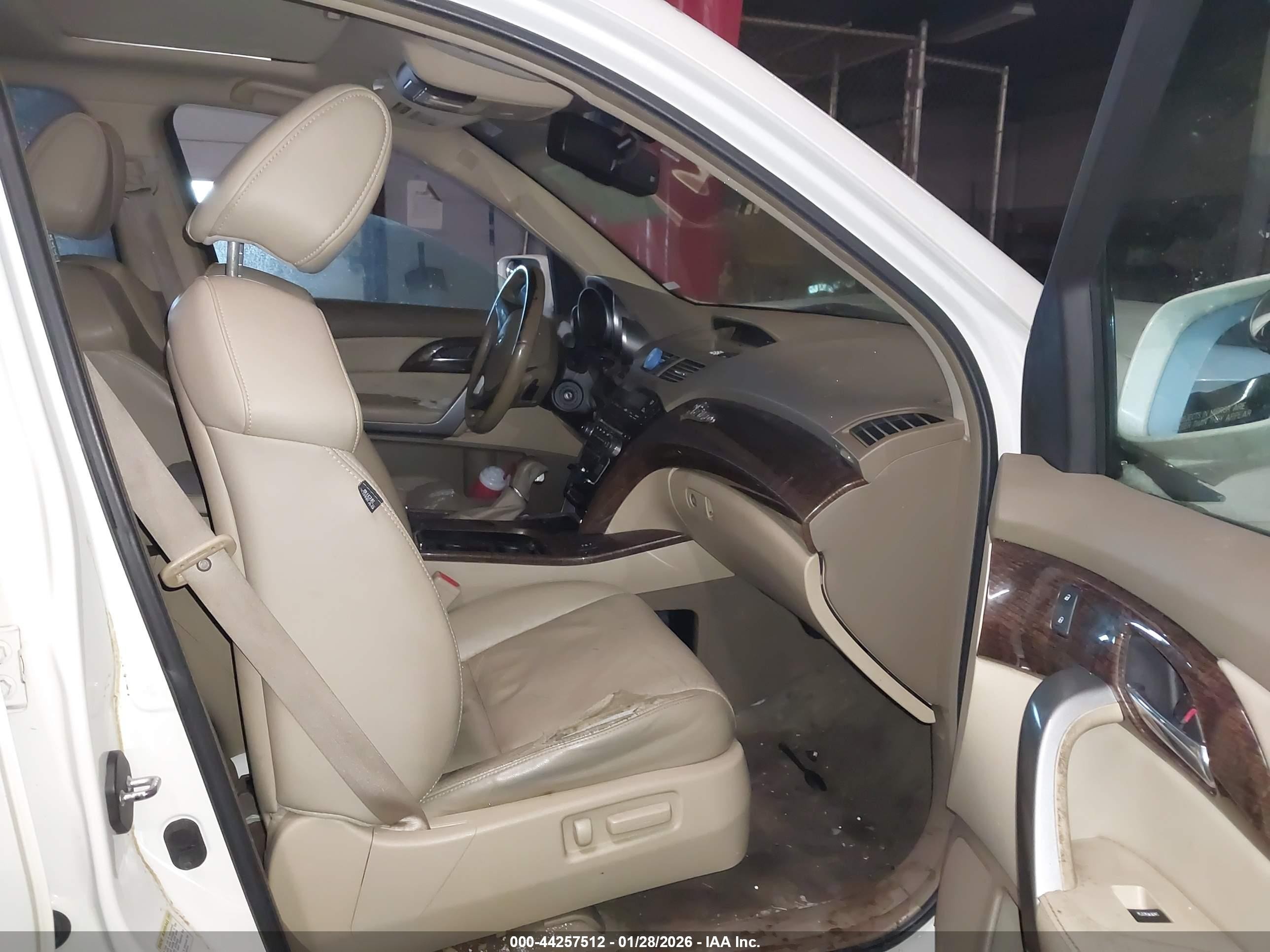 2011 Acura Mdx   White vin: 2HNYD2H28BH525213
