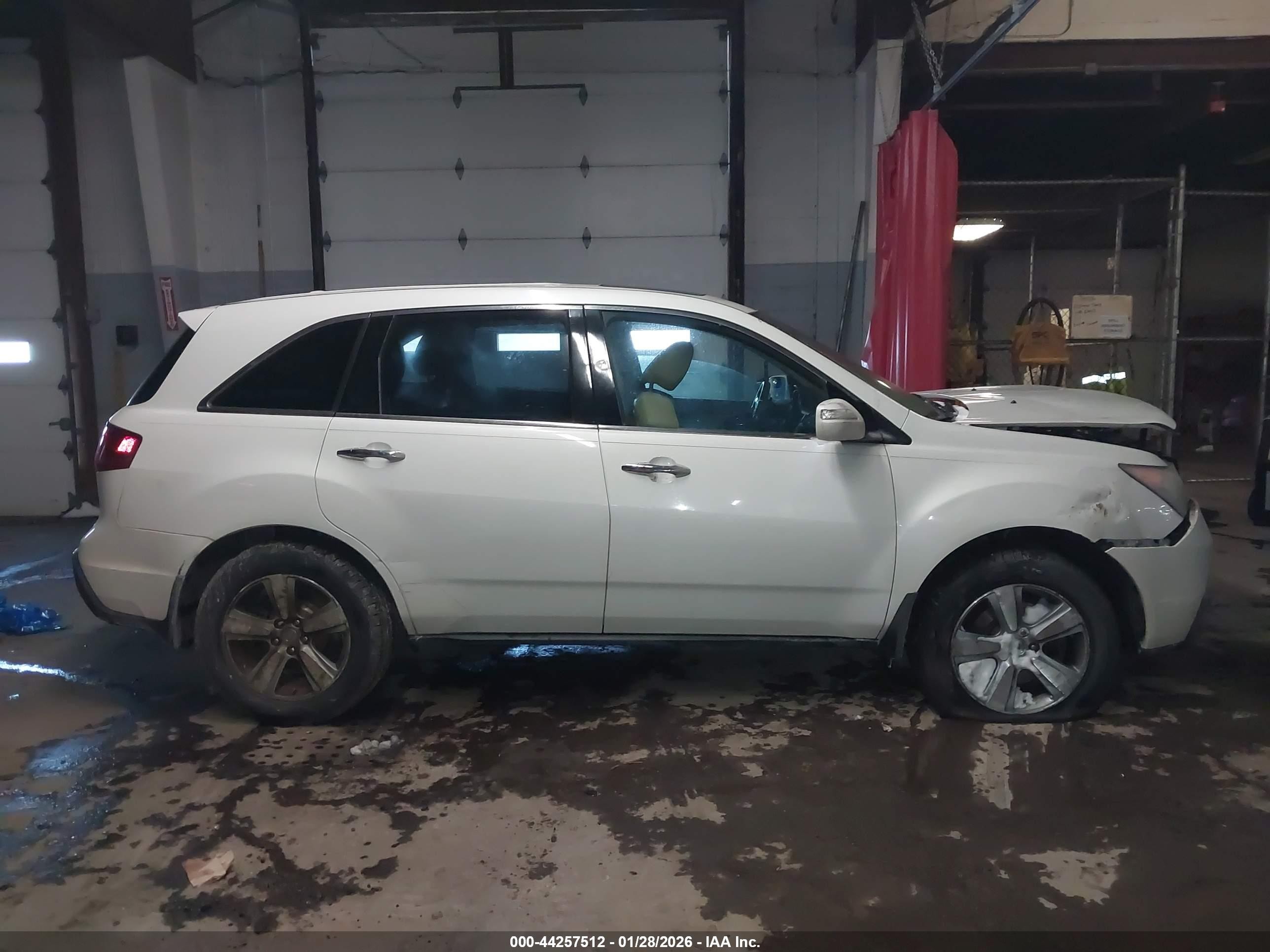 2011 Acura Mdx   White vin: 2HNYD2H28BH525213