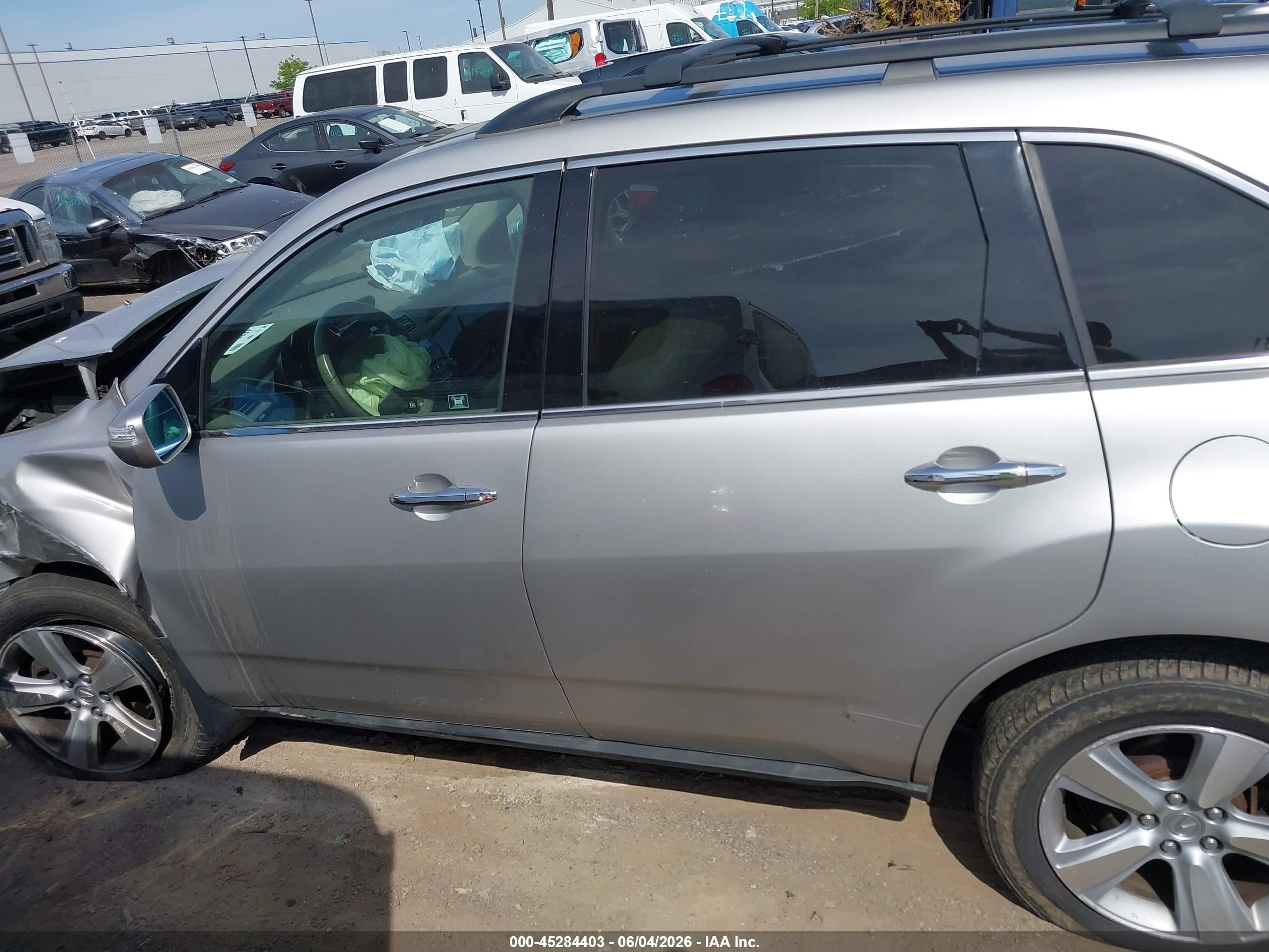 2010 Acura Mdx   Silver vin: 2HNYD2H2XAH533800