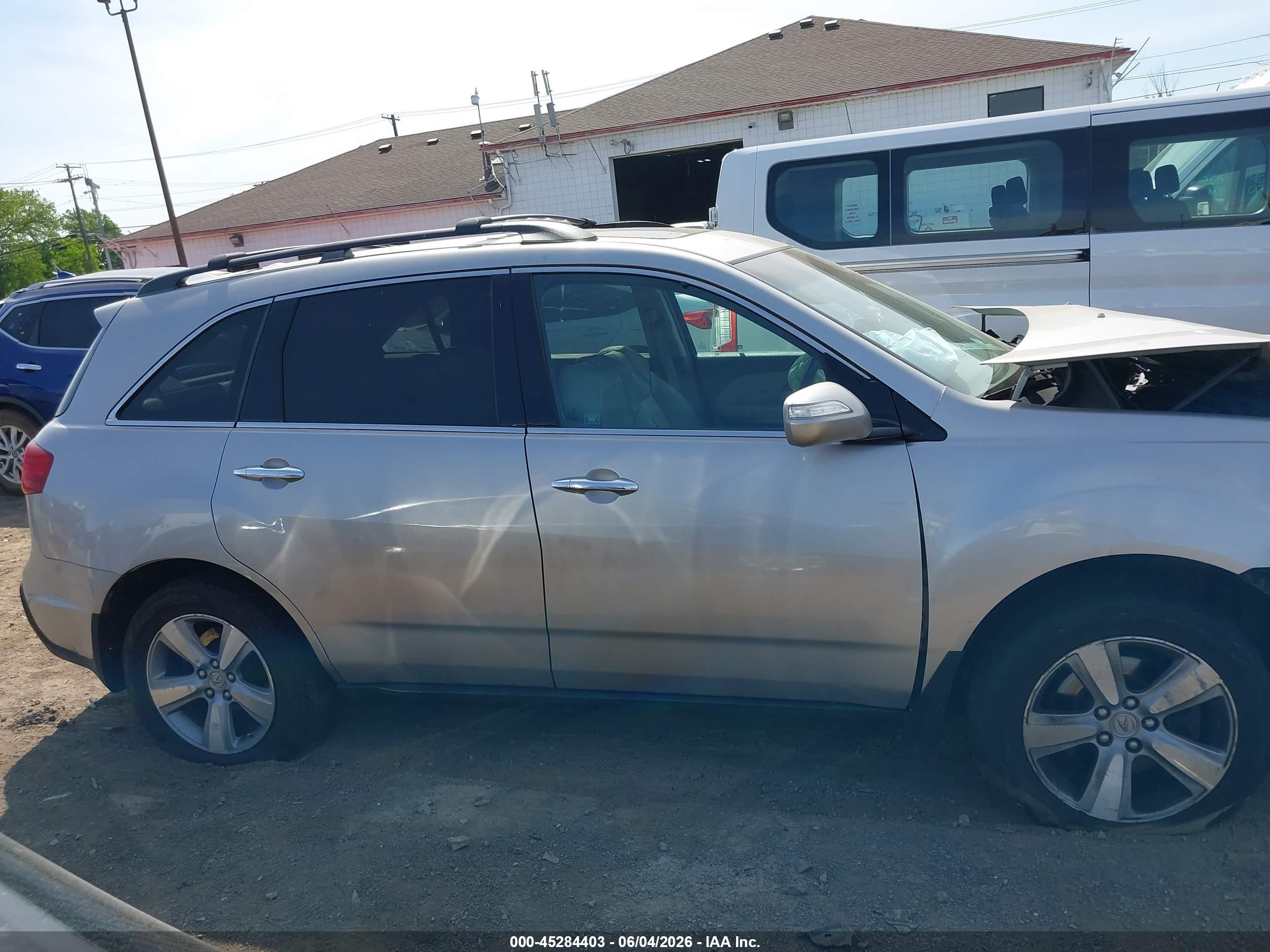 2010 Acura Mdx   Silver vin: 2HNYD2H2XAH533800