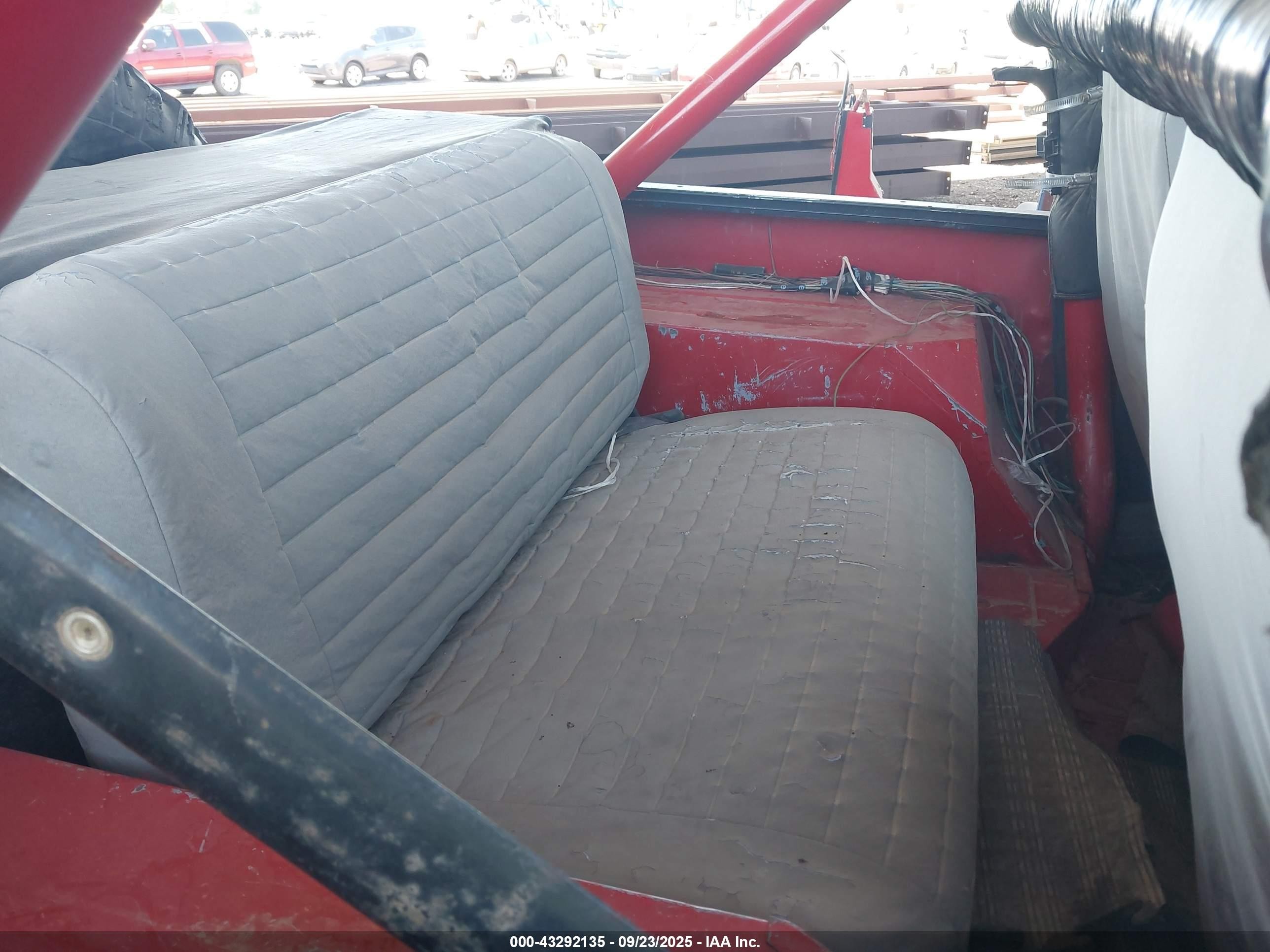 1989 Jeep Wrangler / Yj   Red vin: 2J4FY19E2KJ126417