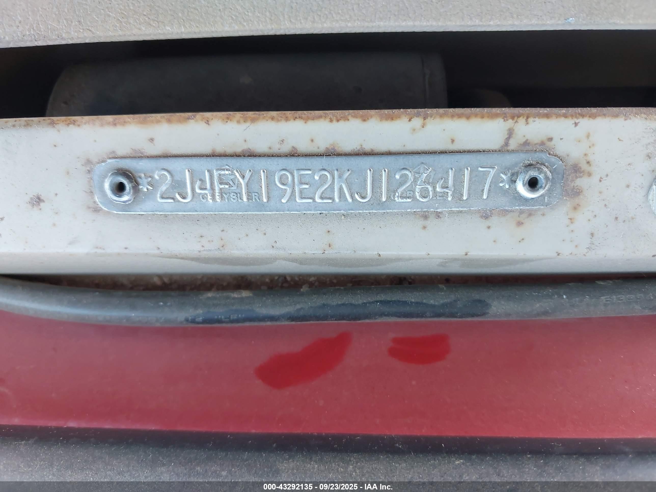 1989 Jeep Wrangler / Yj   Red vin: 2J4FY19E2KJ126417