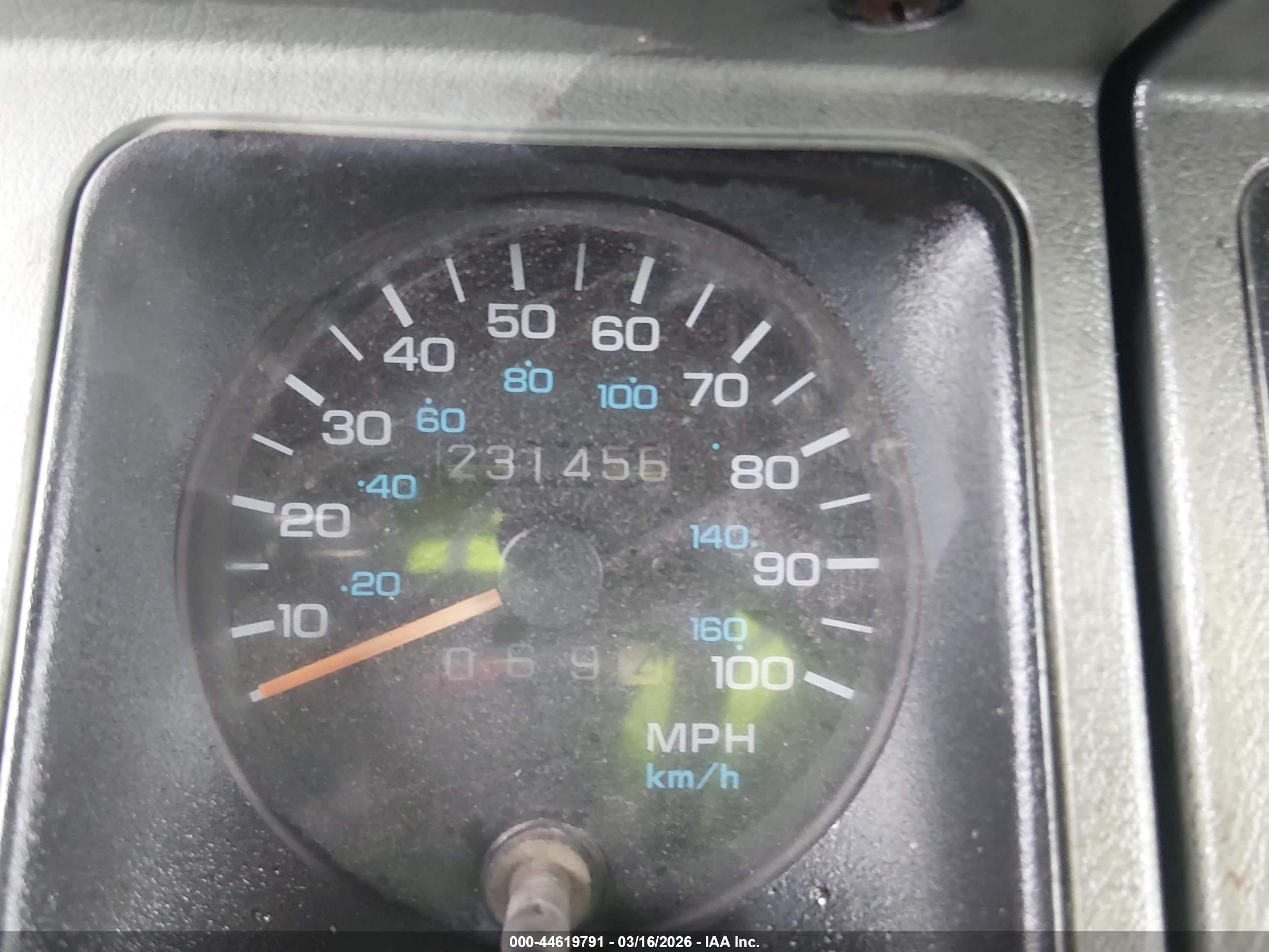 1989 Jeep Wrangler / Yj   White vin: 2J4FY19E3KJ137359