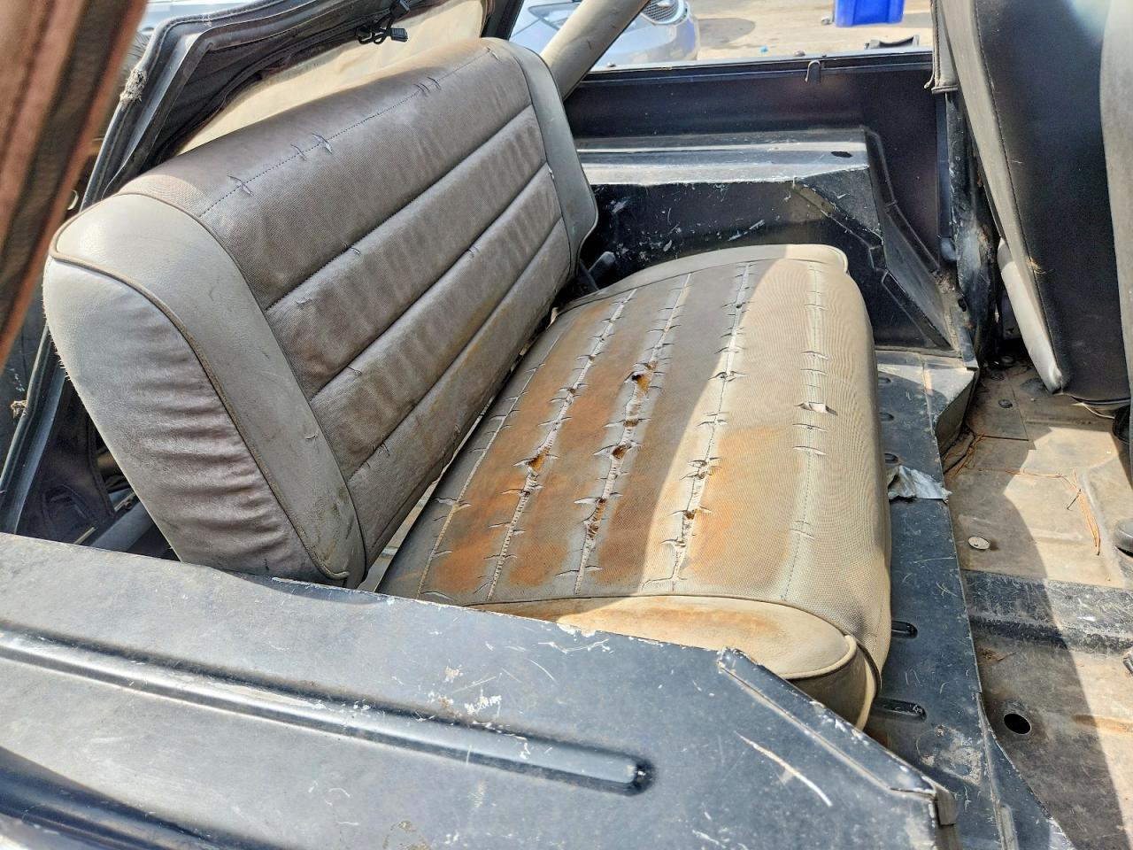 1989 Jeep Wrangler / Yj Black vin: 2J4FY19E8KJ114708