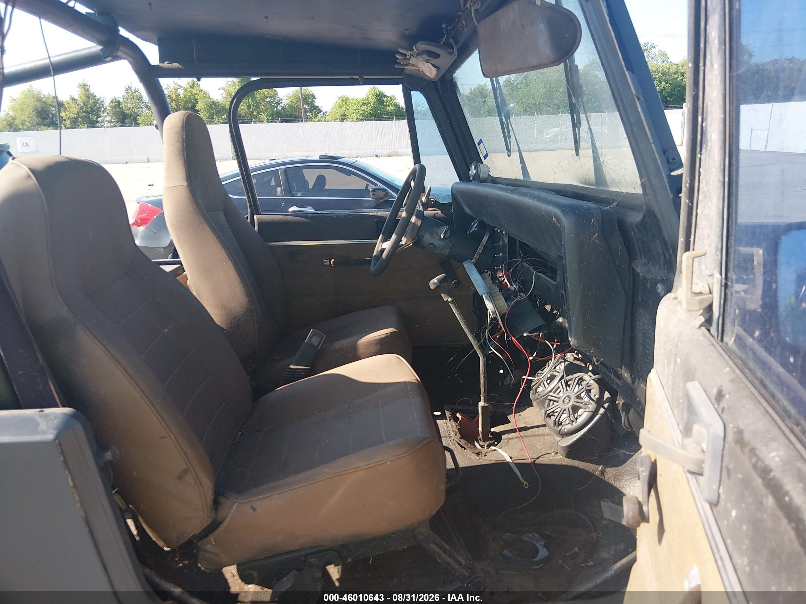 1992 Jeep Wrangler / Yj S Gray vin: 2J4FY19P1NJ530850
