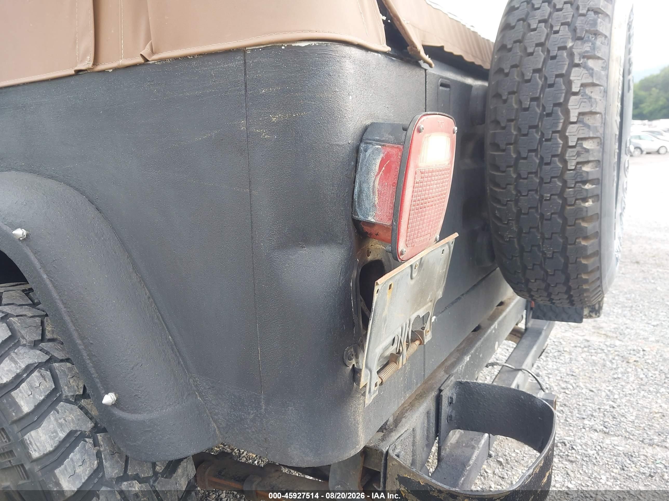1992 Jeep Wrangler / Yj S Black vin: 2J4FY19P1NJ546899
