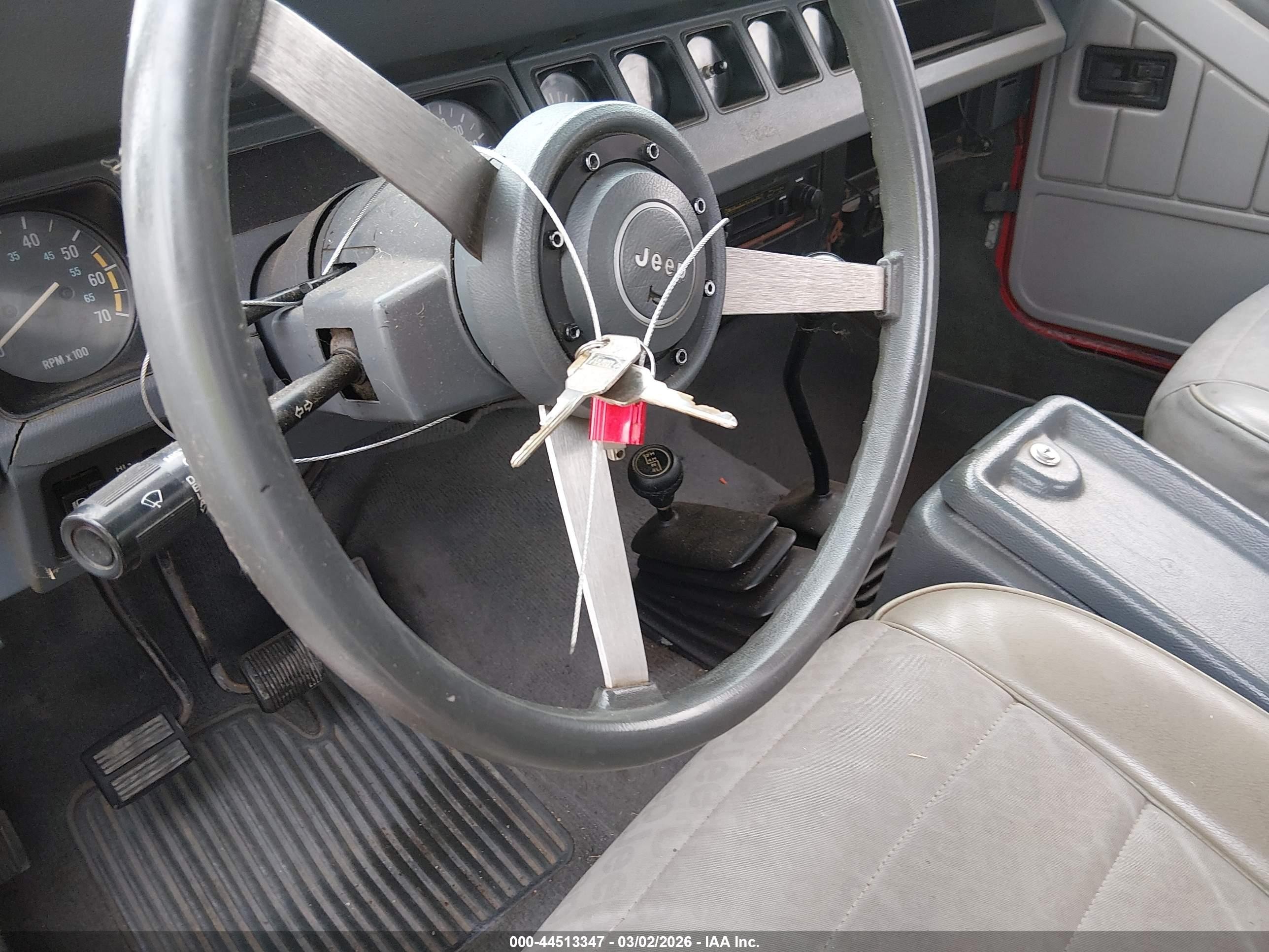 1990 Jeep Wrangler / Yj   Красный vin: 2J4FY29E1LJ521034