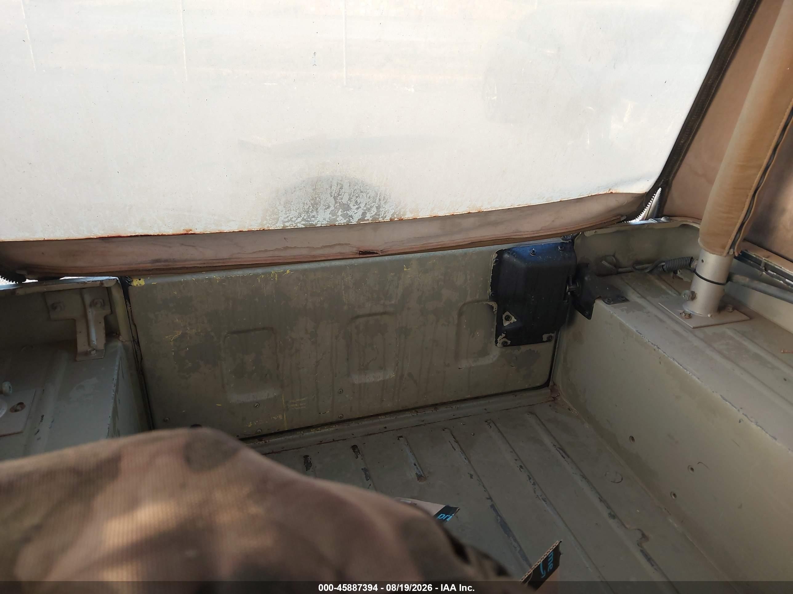 1992 Jeep Wrangler / Yj   Желтый vin: 2J4FY29S4NJ536801